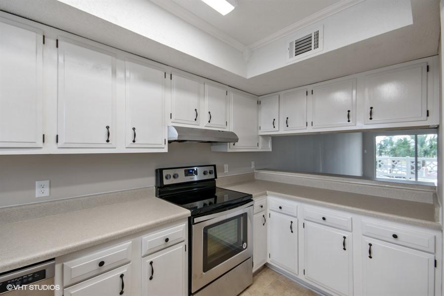 EL MATADOR CONDO - Residential