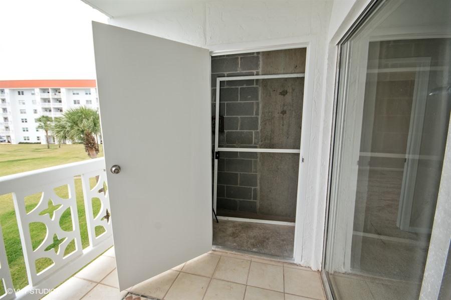 EL MATADOR CONDO - Residential
