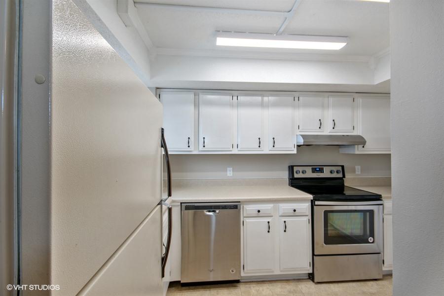 EL MATADOR CONDO - Residential