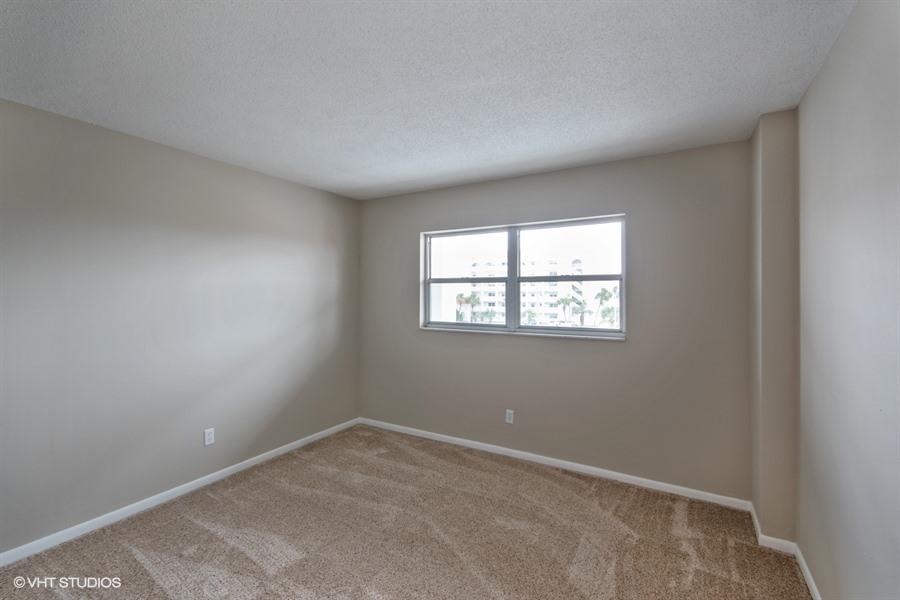 EL MATADOR CONDO - Residential
