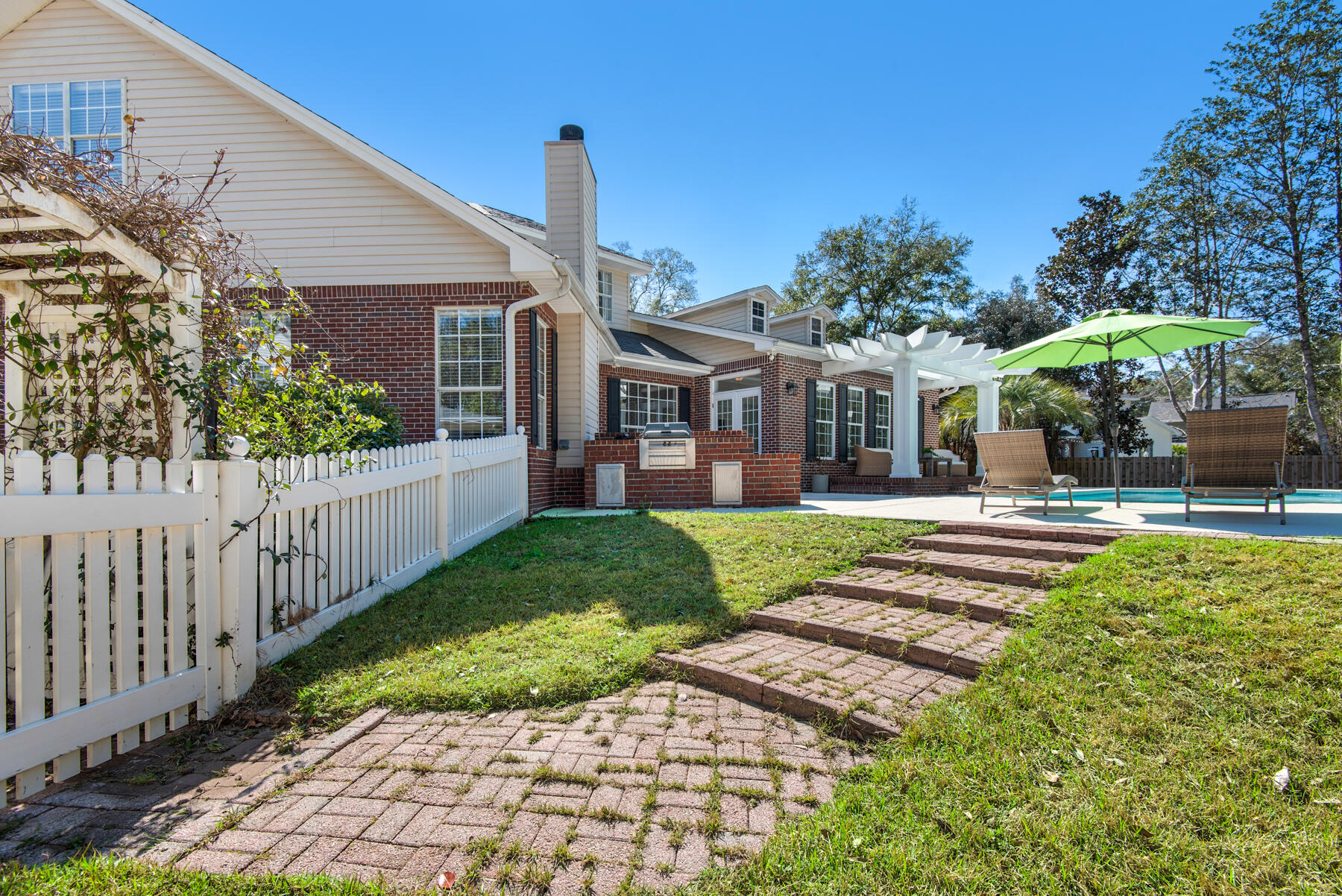 VILLAGE OF BOLTON AT BLUEWATER BAY - Residential