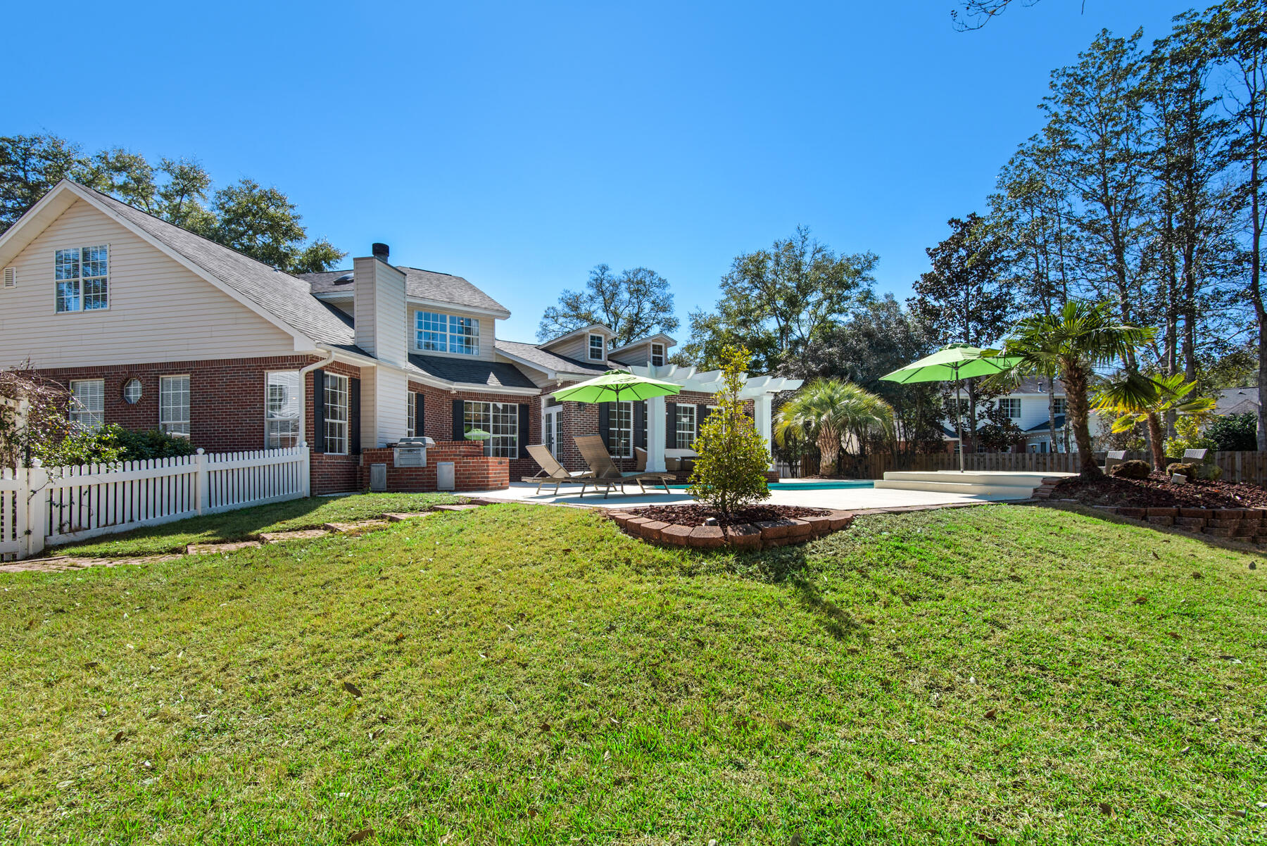 VILLAGE OF BOLTON AT BLUEWATER BAY - Residential