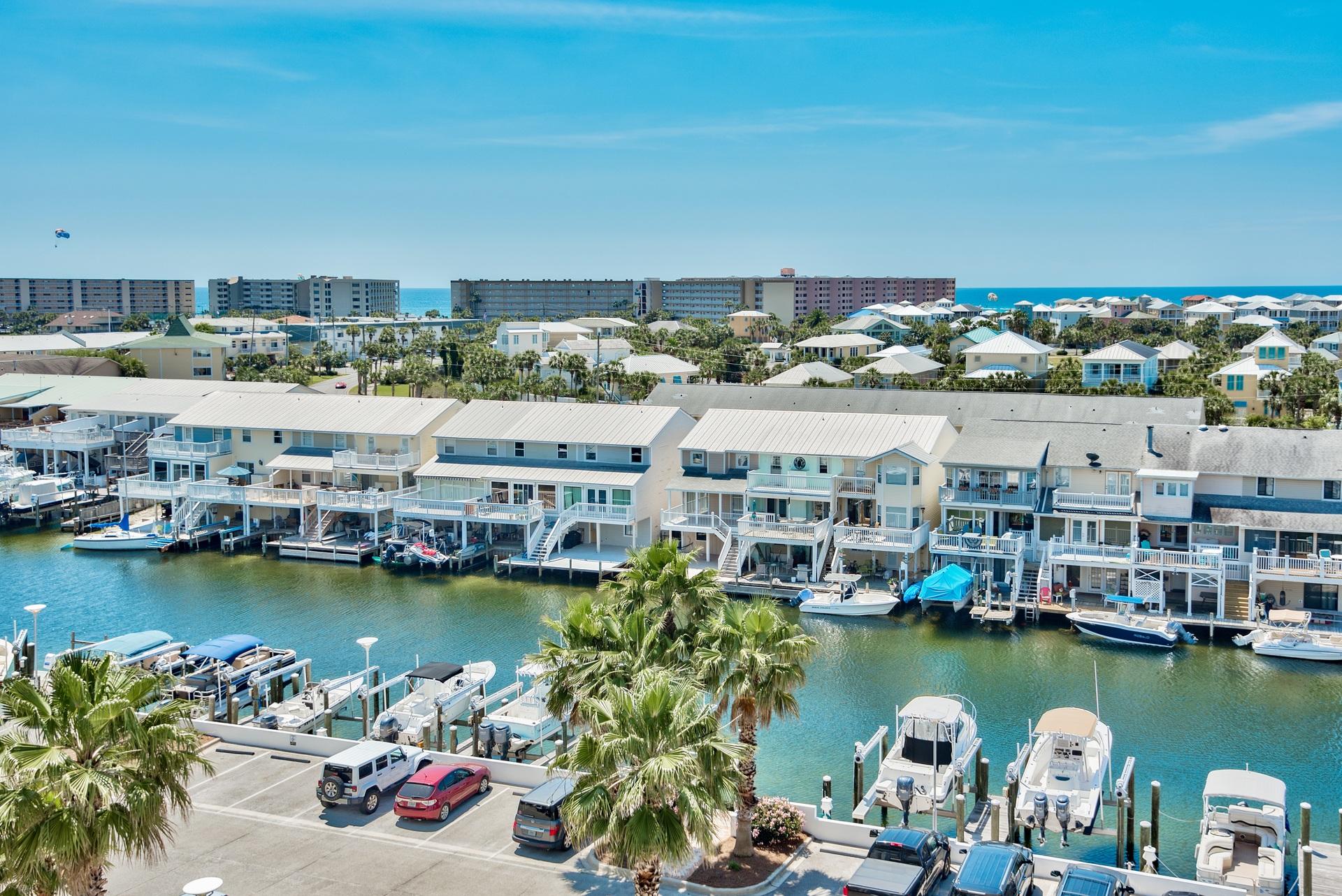 HARBOR LIGHTS - Residential