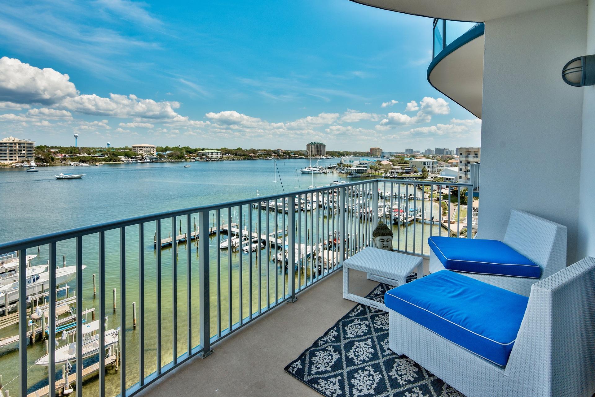 HARBOR LIGHTS - Residential
