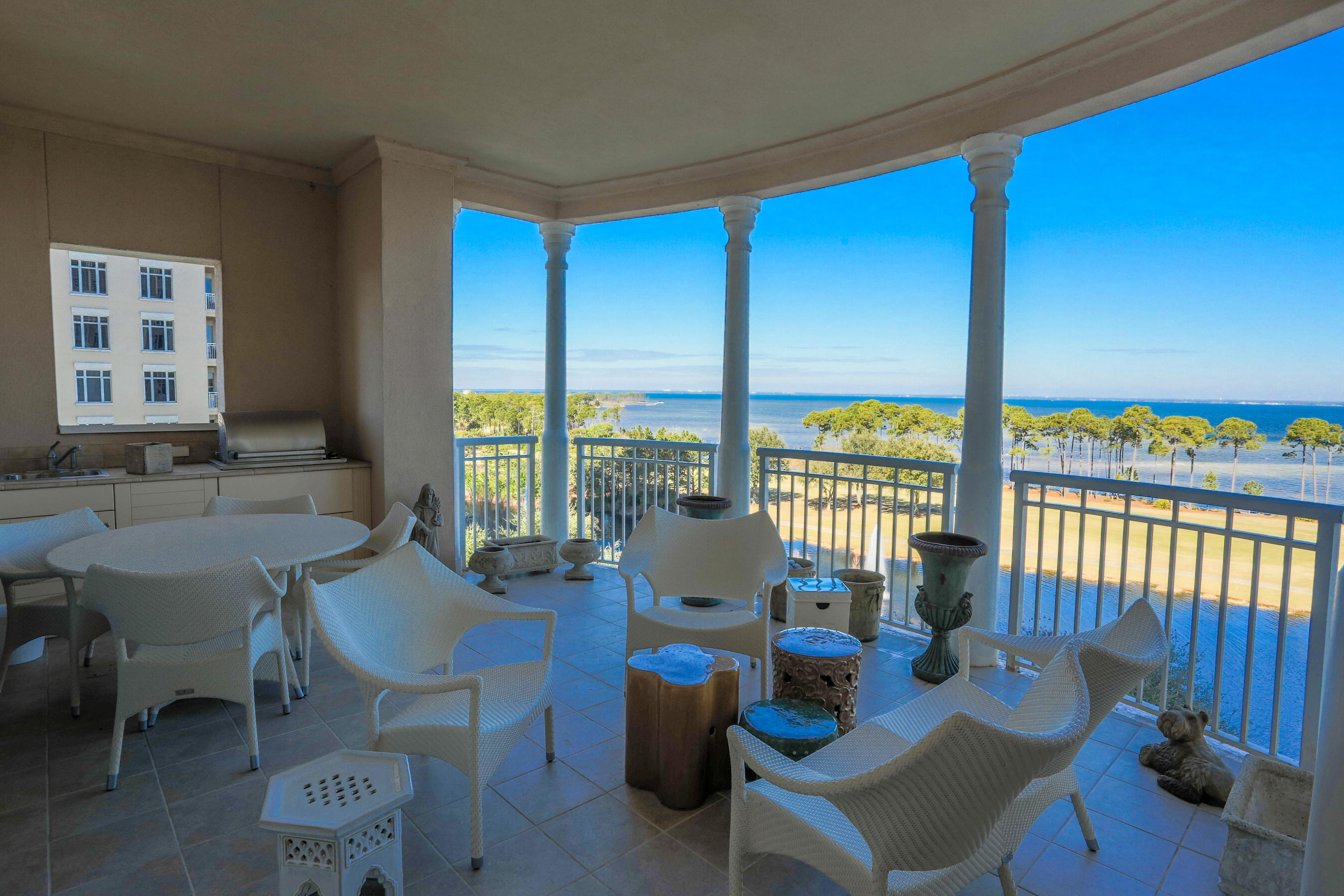 ONE WATER PLACE - Residential