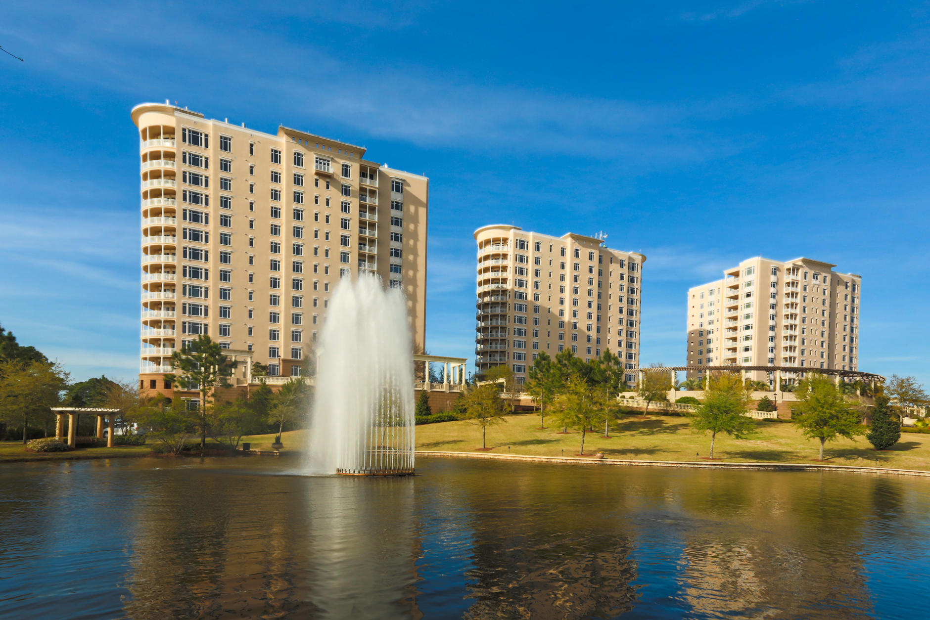 ONE WATER PLACE - Residential