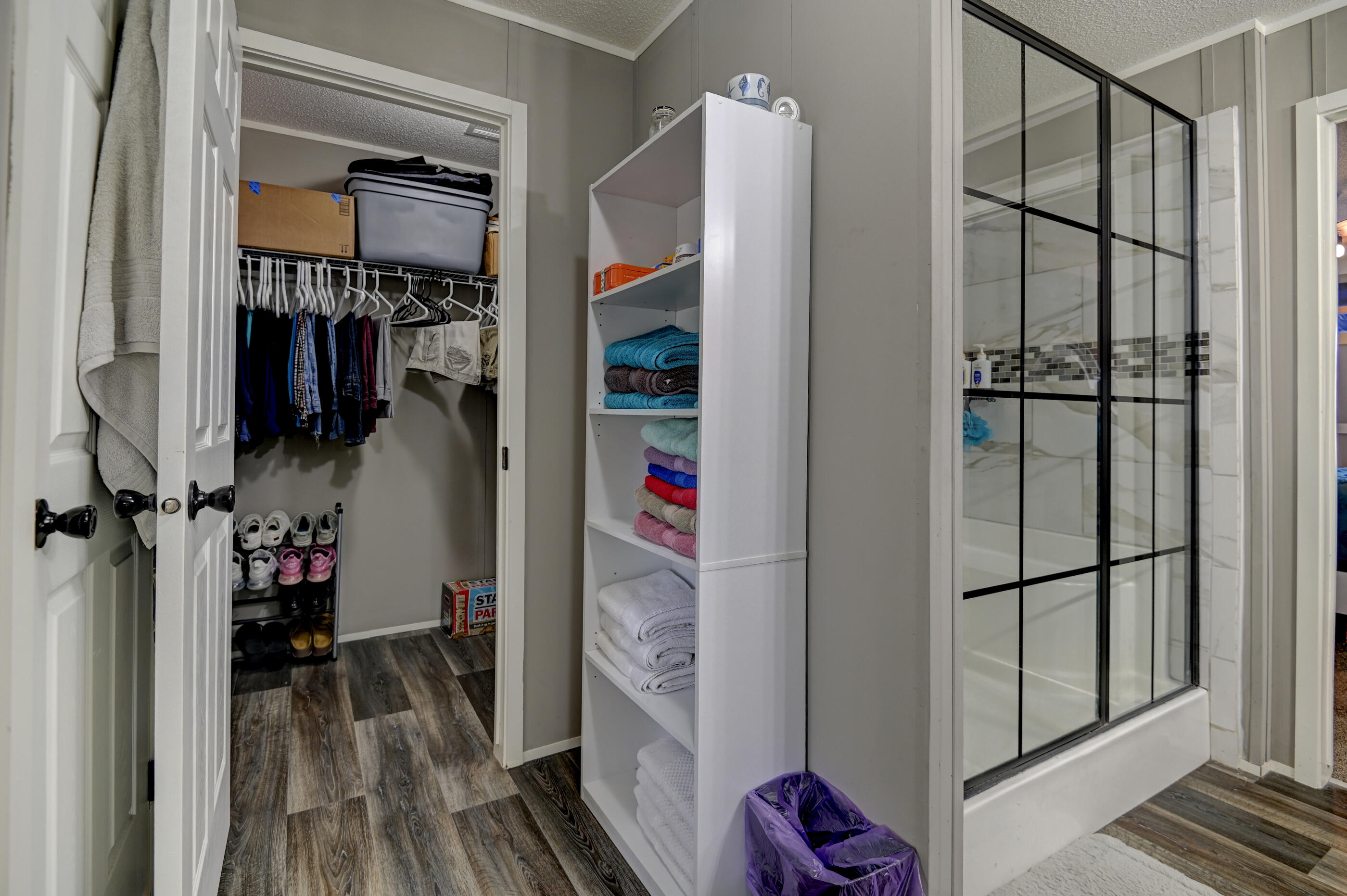 WOLFORD ACRES - Residential