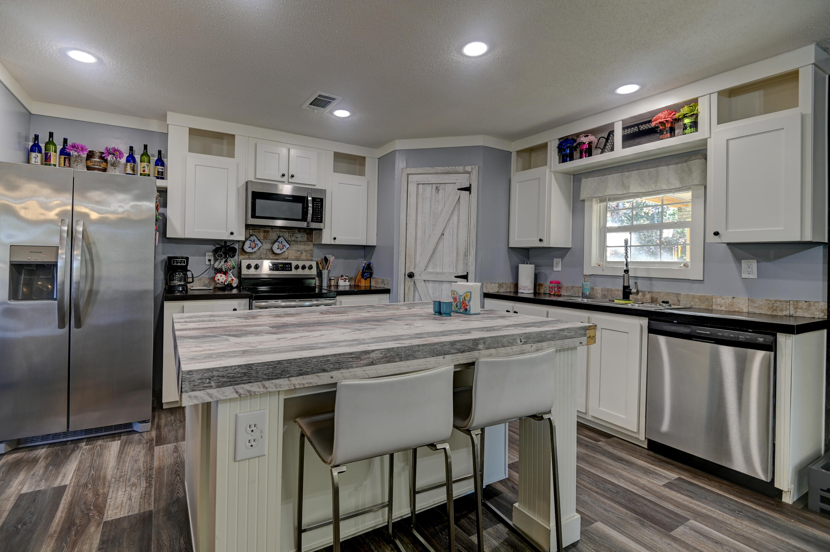 WOLFORD ACRES - Residential