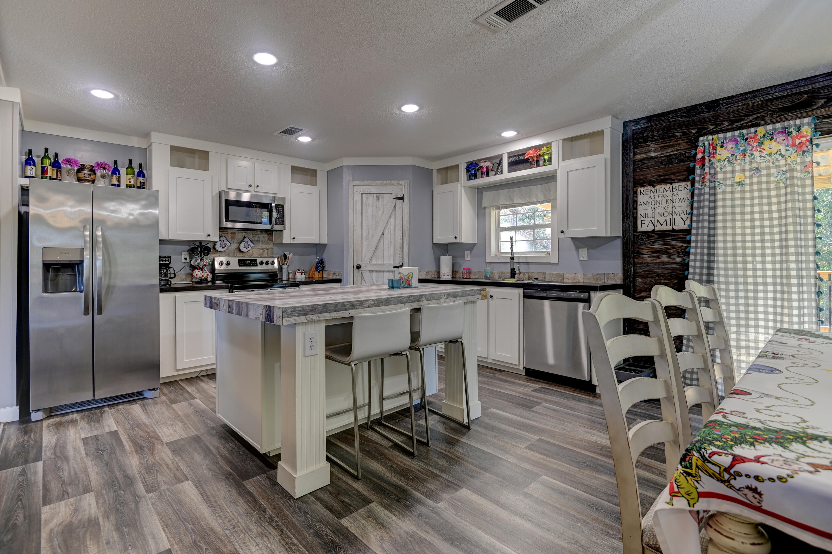 WOLFORD ACRES - Residential