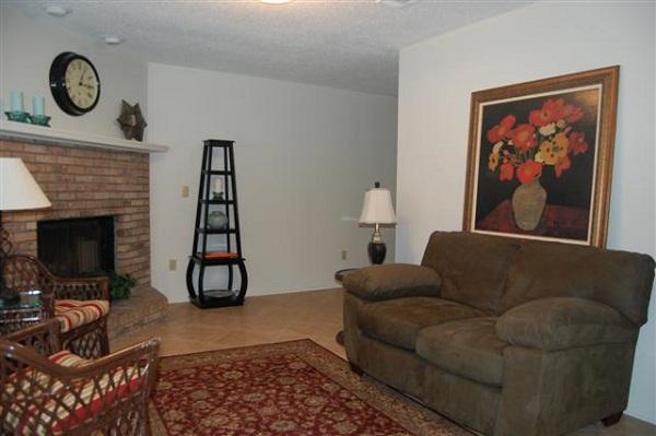 OAK TREE MANOR - Residential Lease