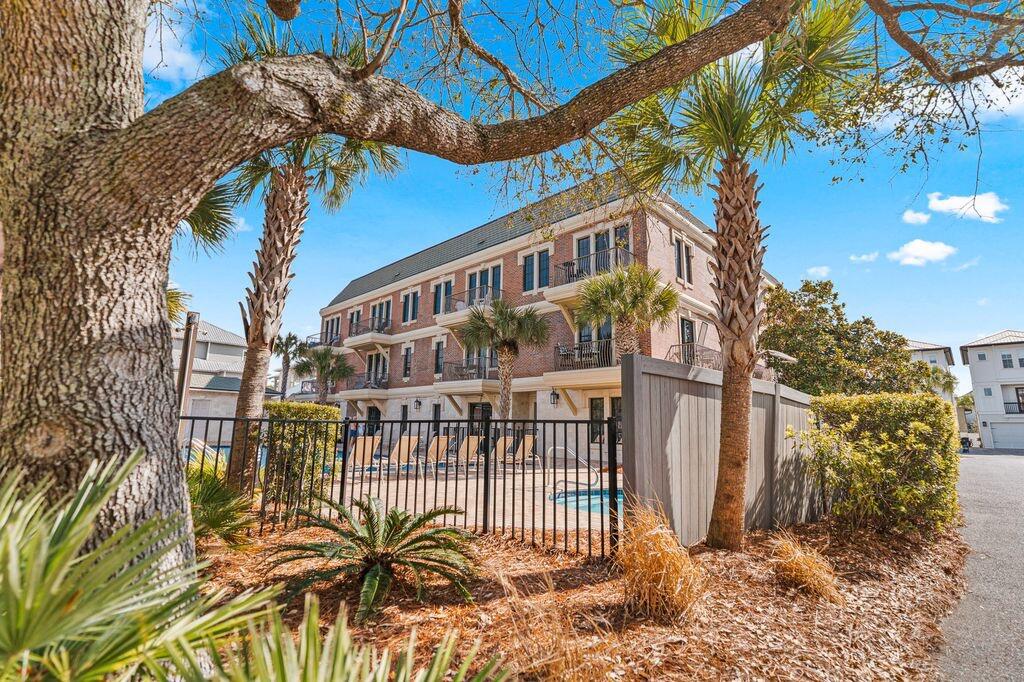 THE VILLAGE OF SOUTH WALTON BEACH - Residential