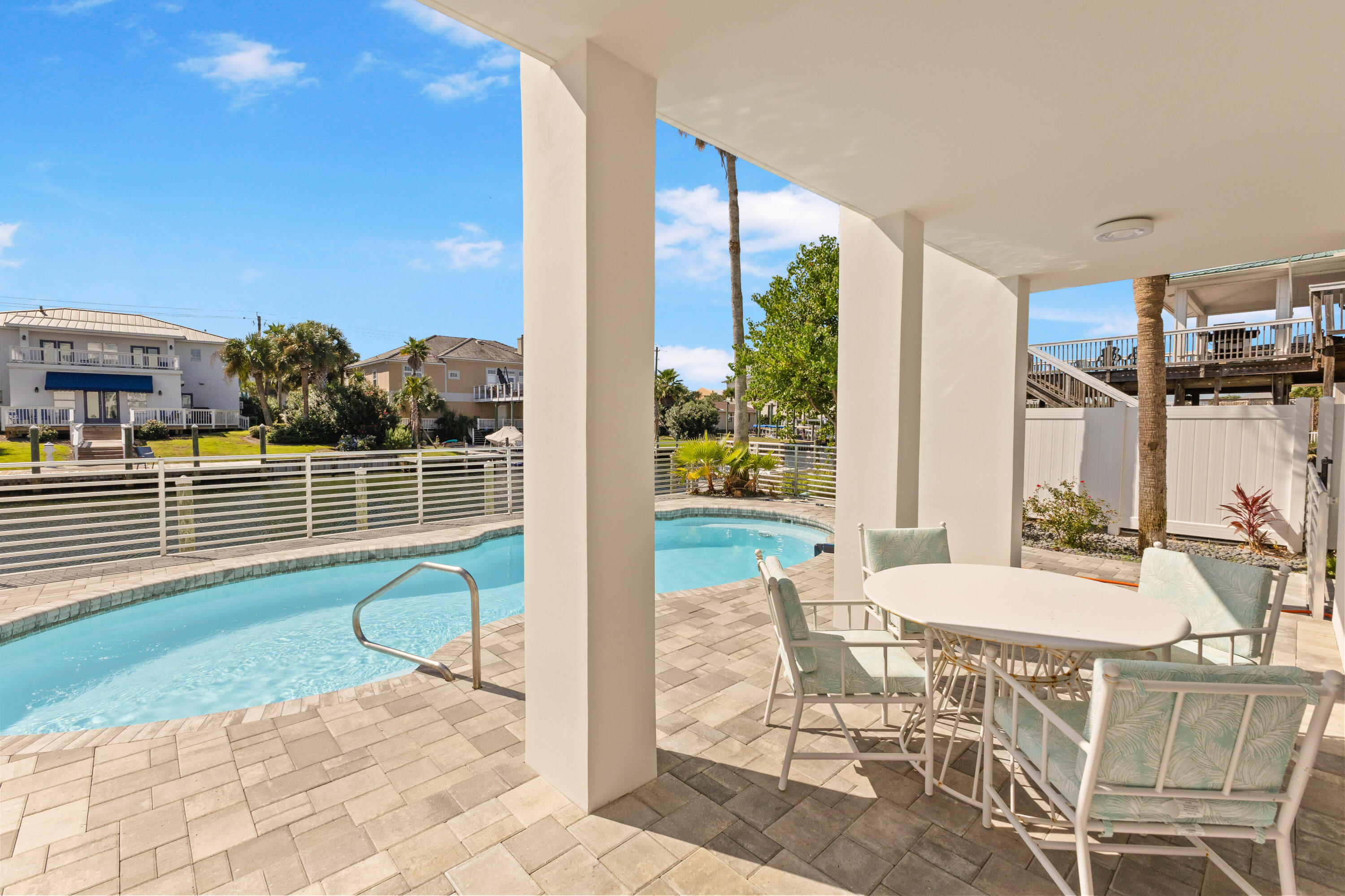 HOLIDAY ISLE - Residential