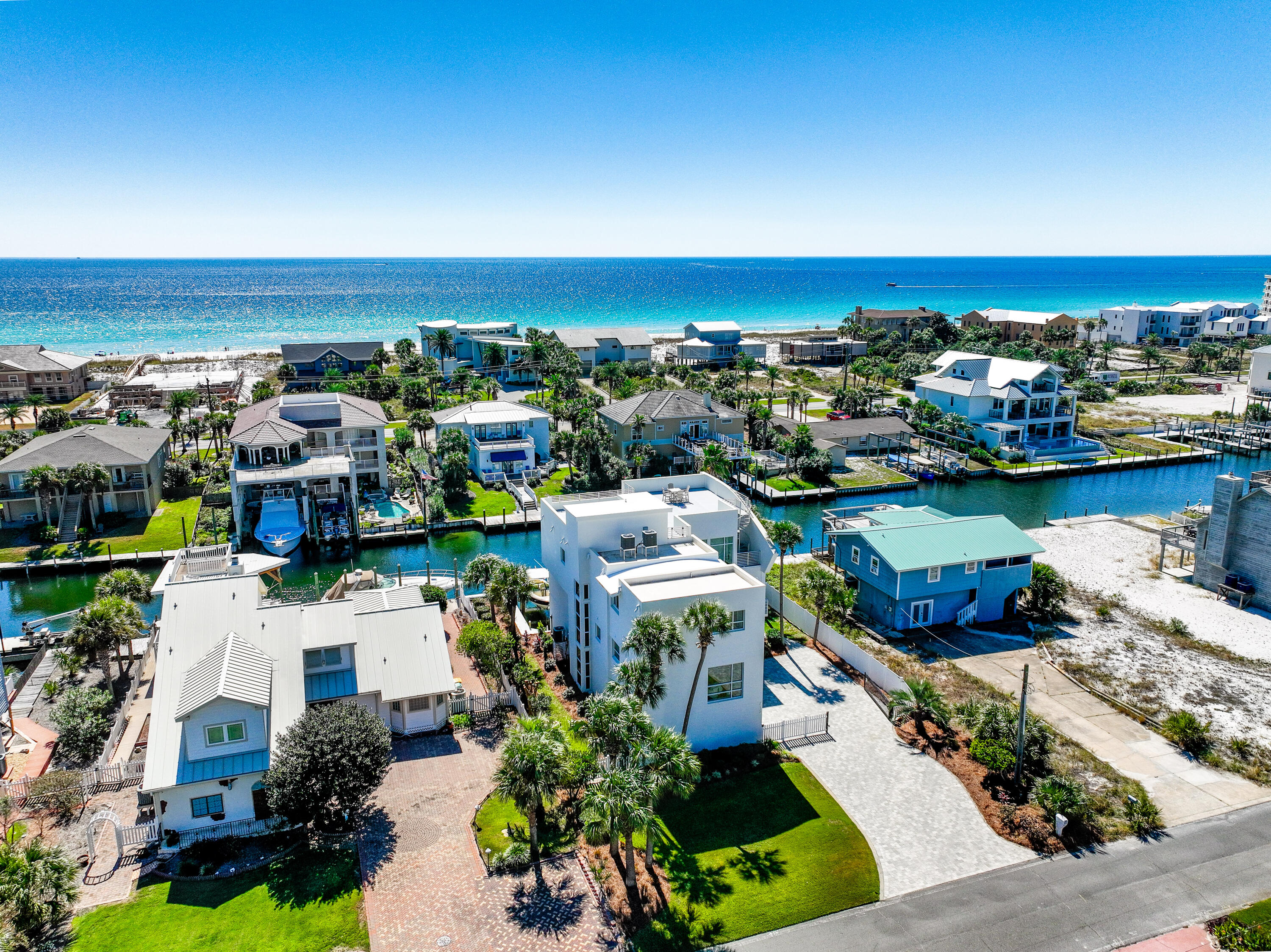 HOLIDAY ISLE - Residential