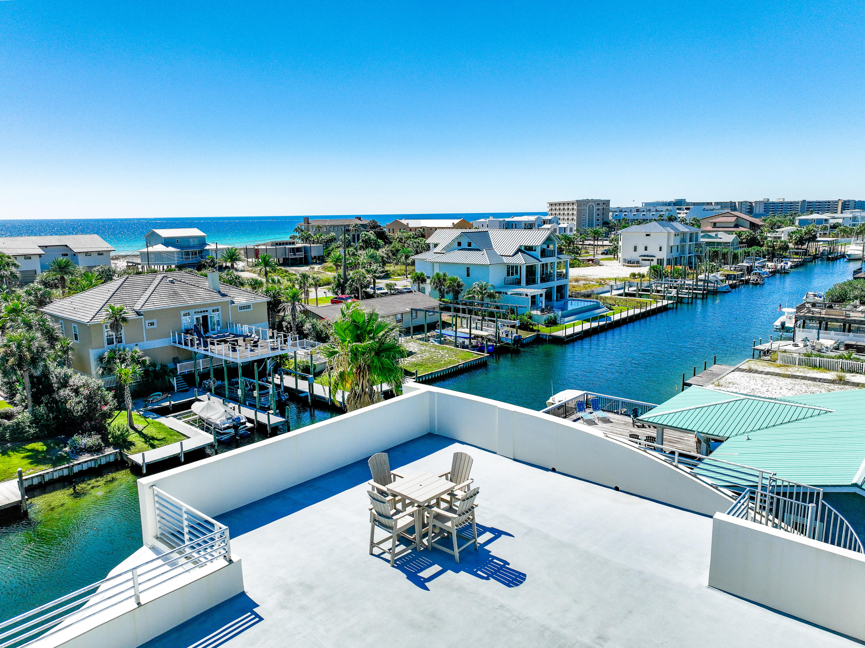 HOLIDAY ISLE - Residential
