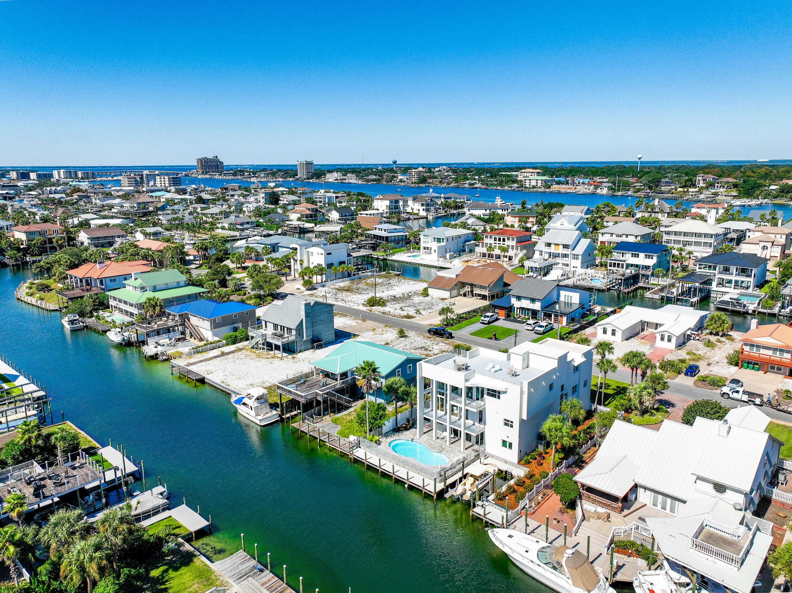 HOLIDAY ISLE - Residential