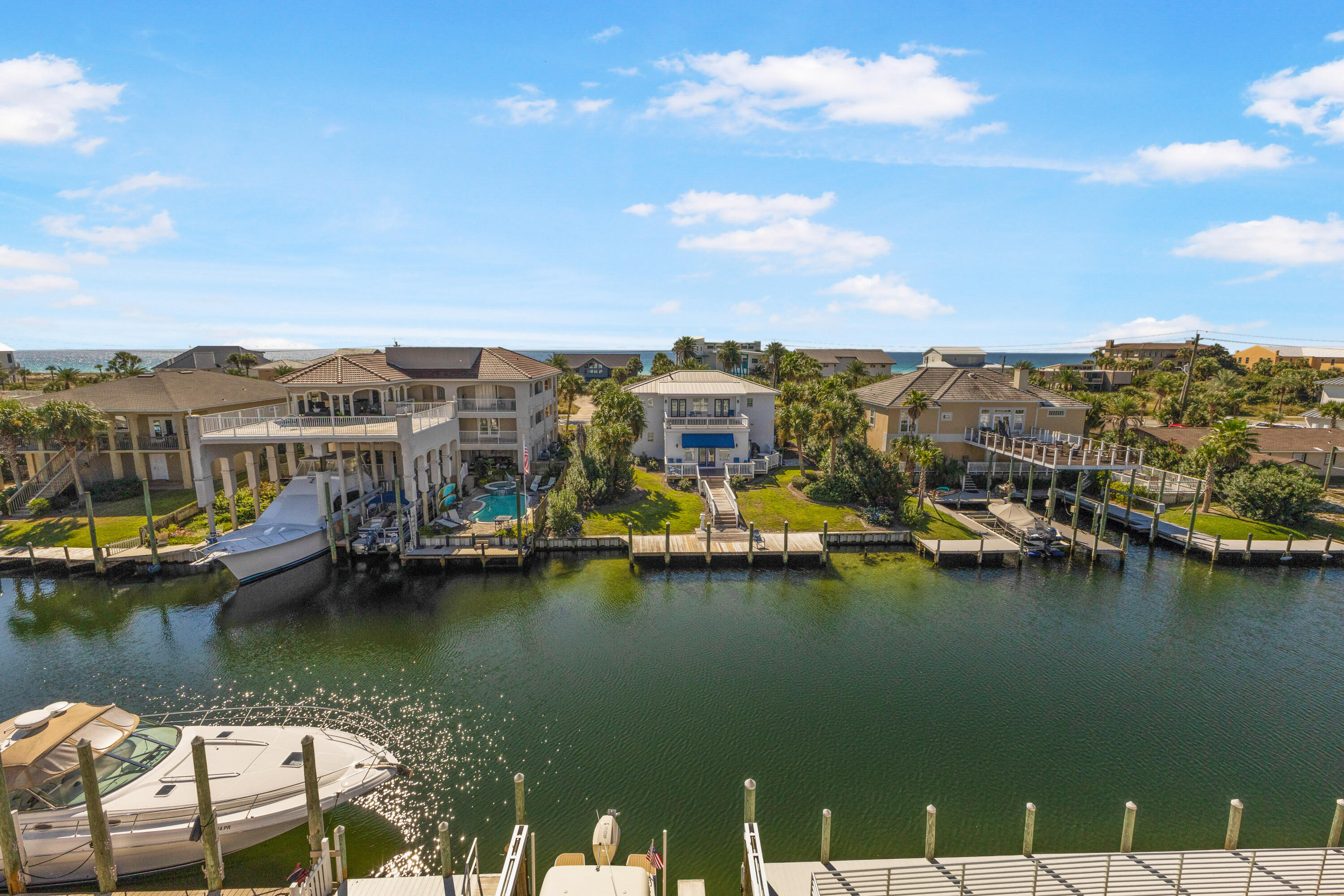 HOLIDAY ISLE - Residential
