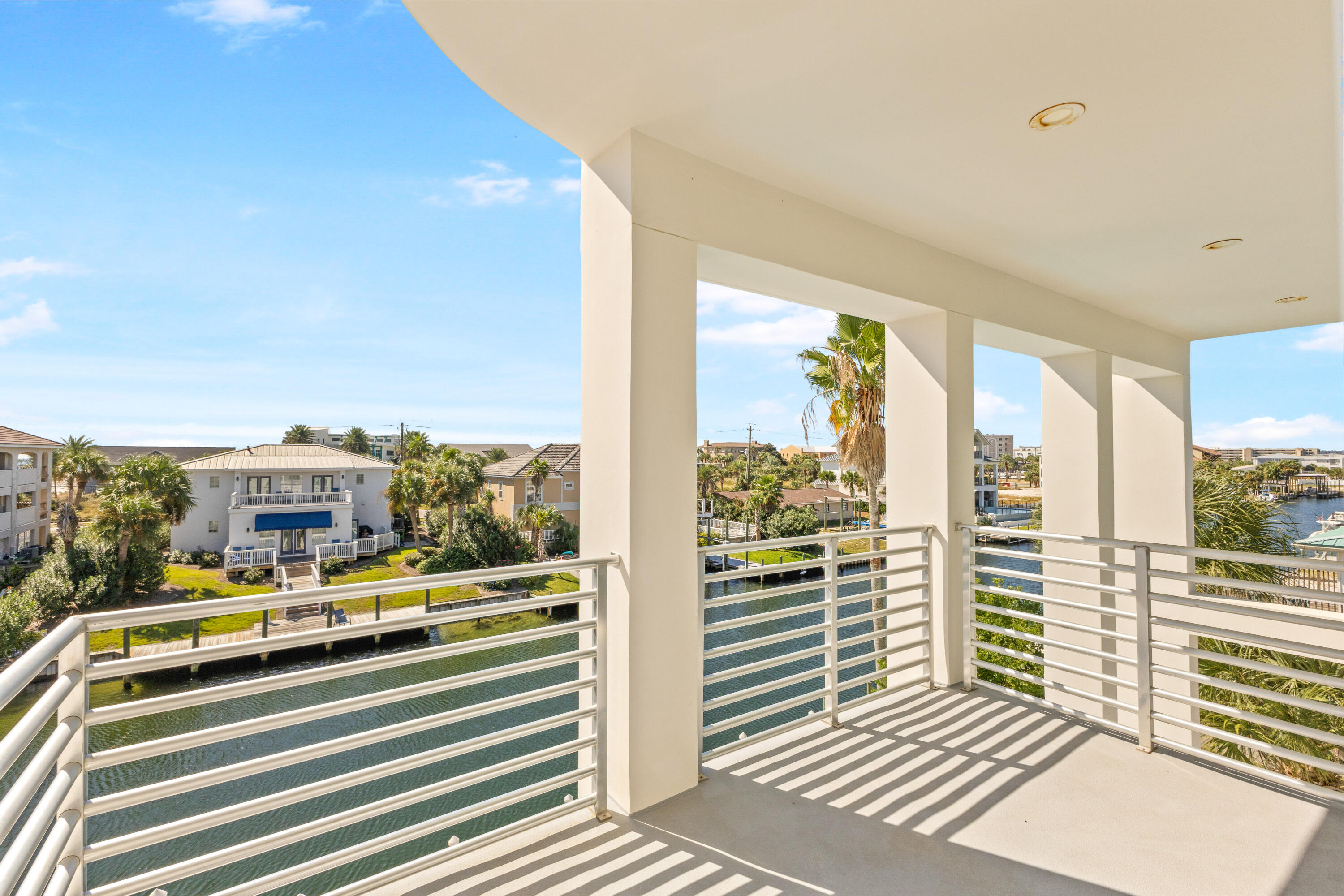 HOLIDAY ISLE - Residential