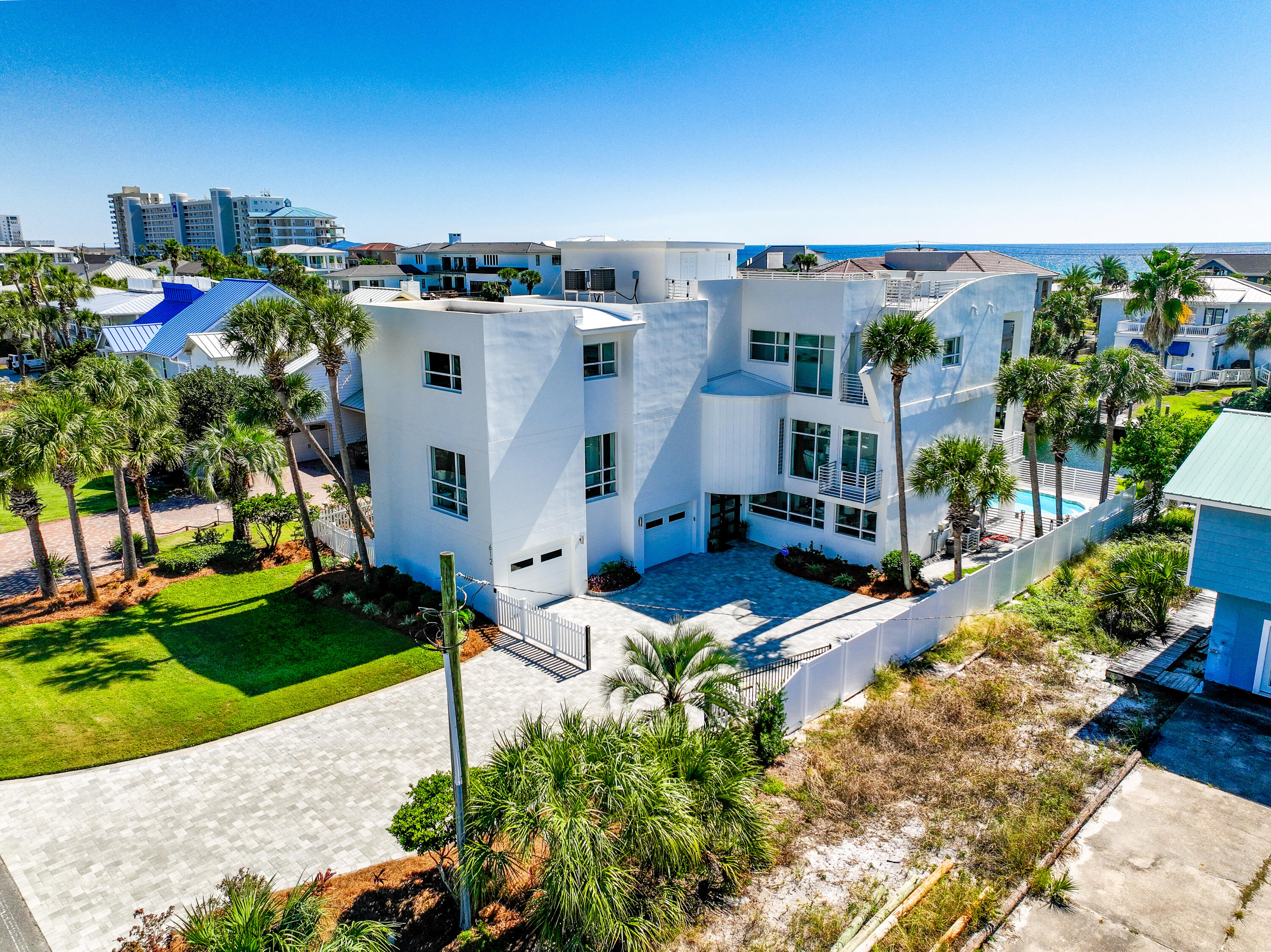 HOLIDAY ISLE - Residential