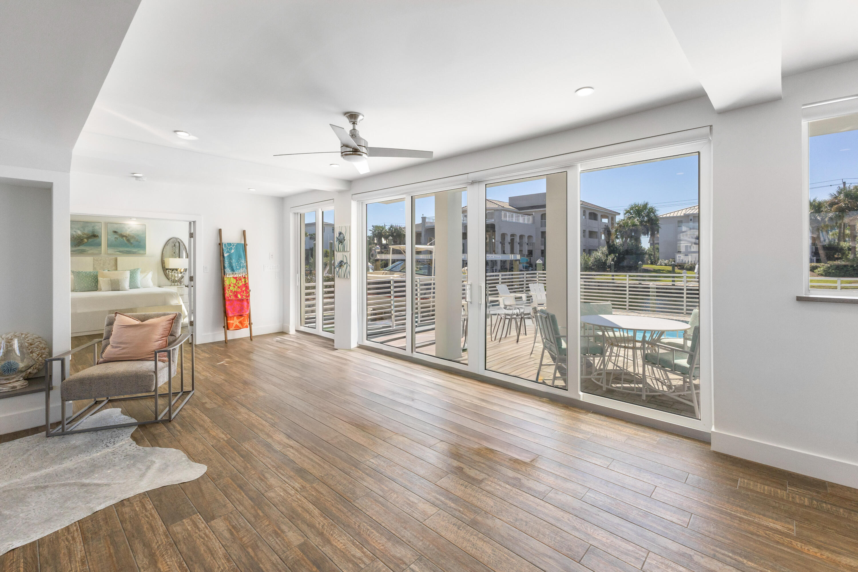 HOLIDAY ISLE - Residential