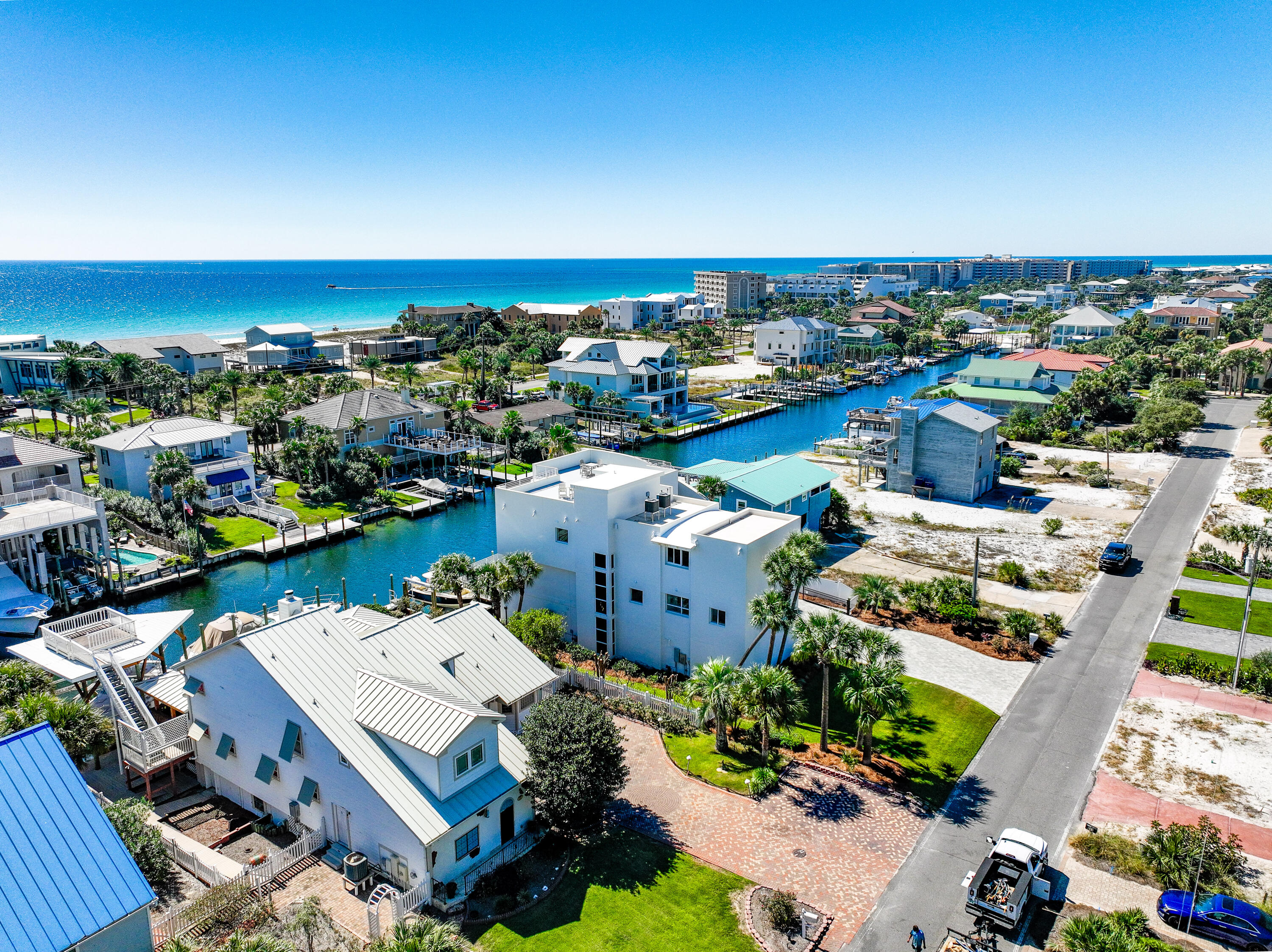HOLIDAY ISLE - Residential