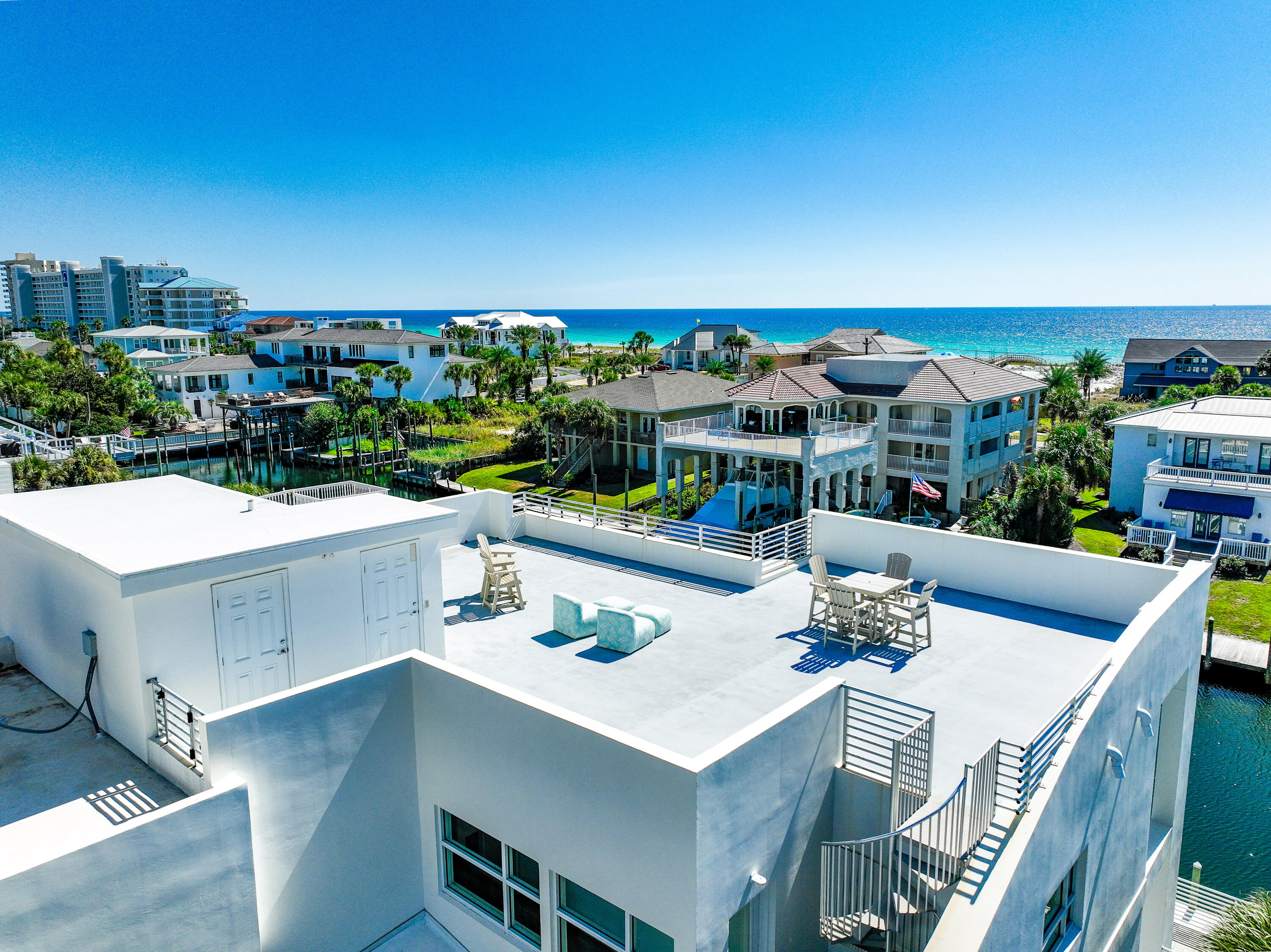 HOLIDAY ISLE - Residential