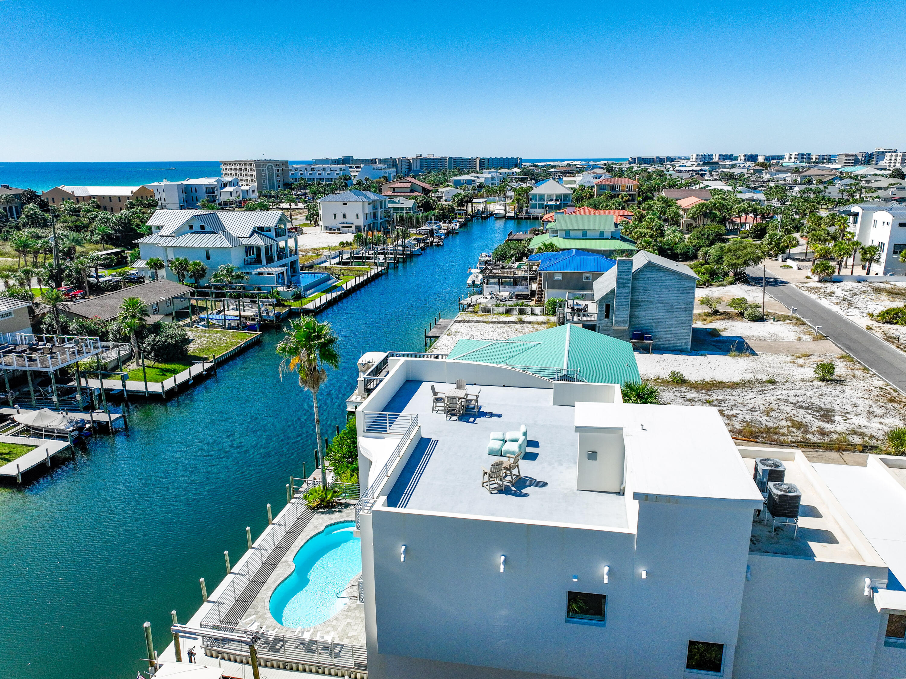 HOLIDAY ISLE - Residential