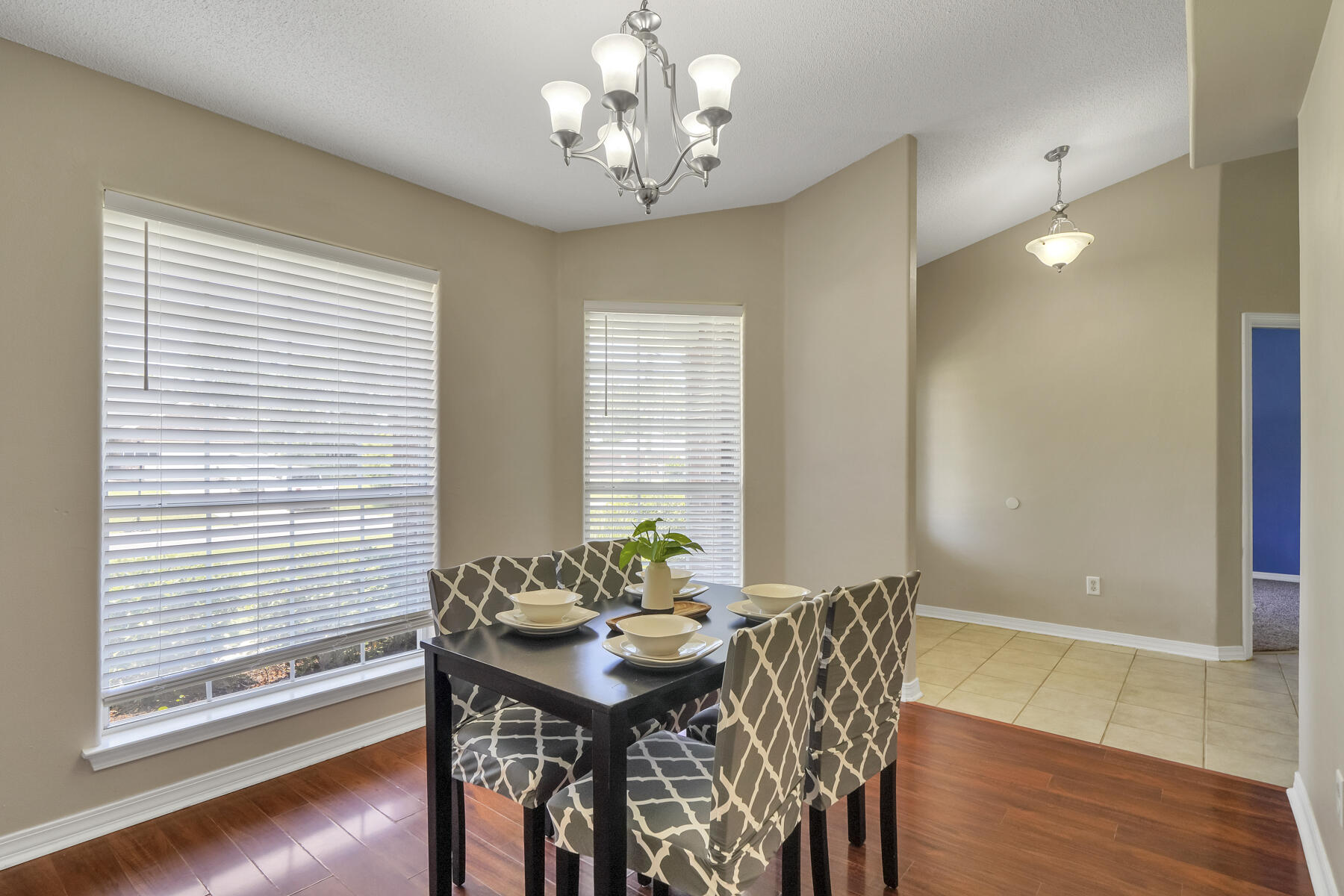 HOLLEY BY THE SEA - Residential