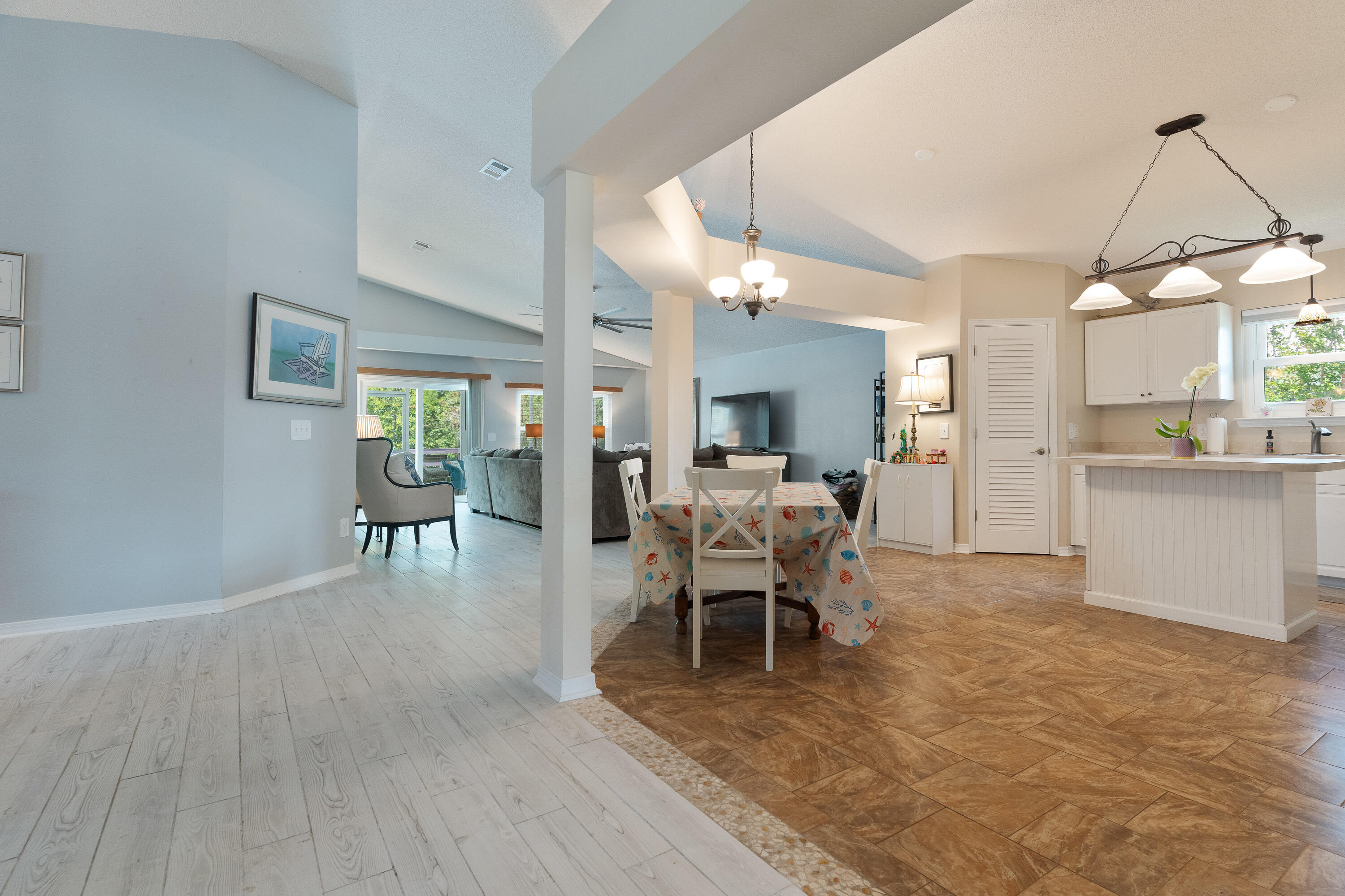 HIDDEN SHORES - Residential