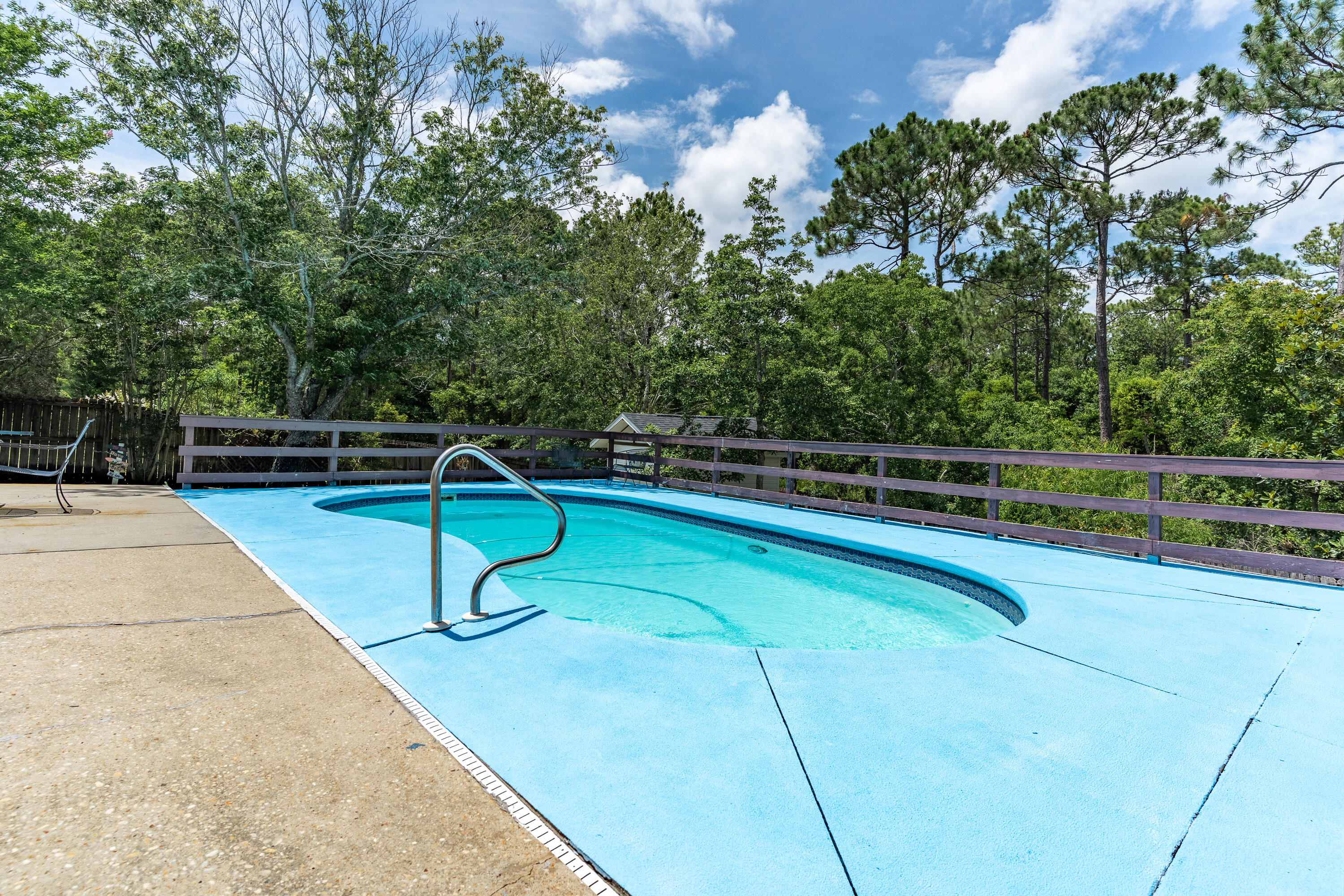 HIDDEN SHORES - Residential