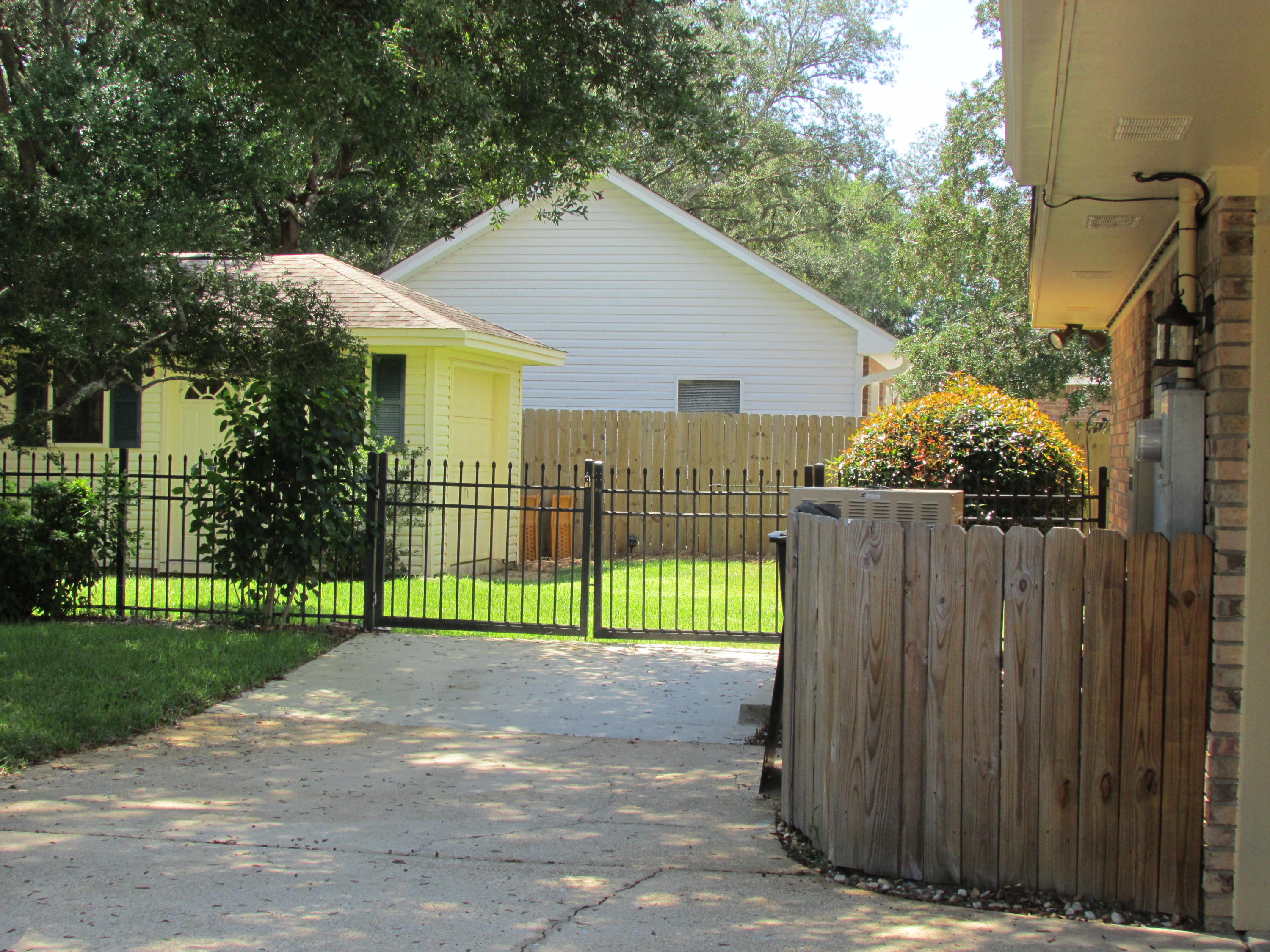 BAYOU S/D - Residential