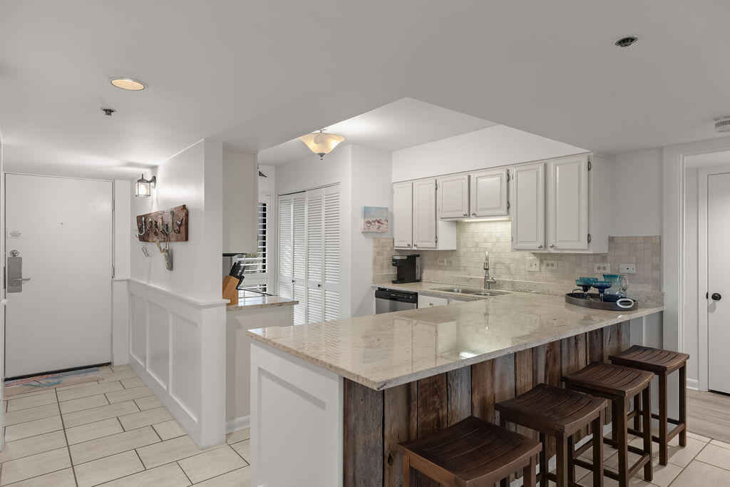MAINSAIL CONDO PH 3 - Residential