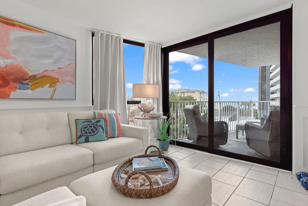MAINSAIL CONDO PH 3 - Residential