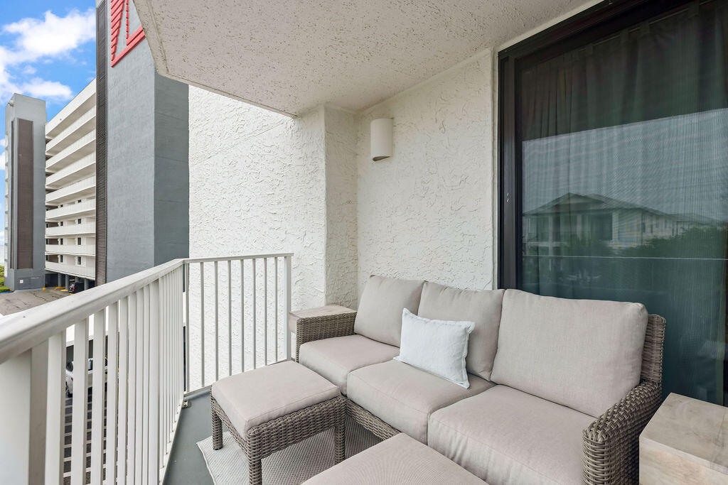 MAINSAIL CONDO PH 3 - Residential