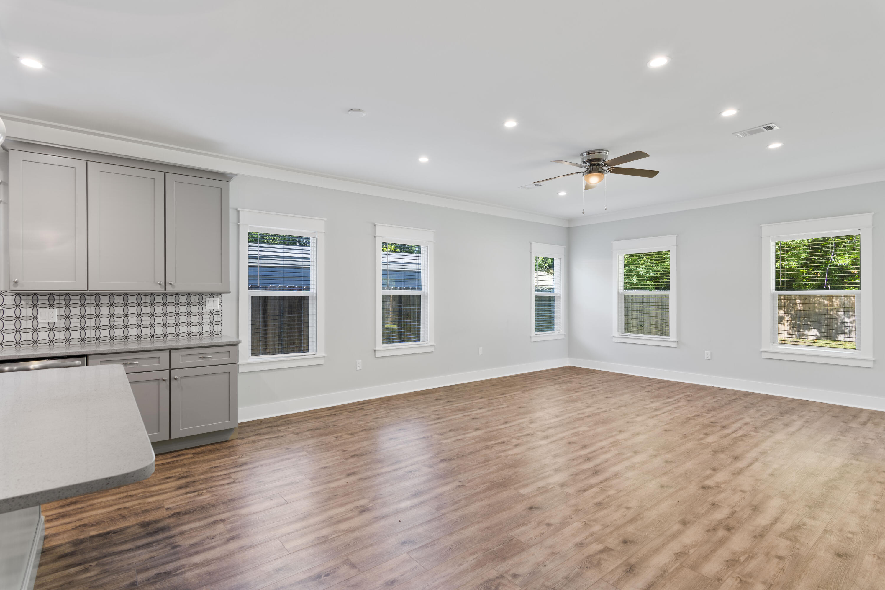 TOWN OF SANTA ROSA - Residential