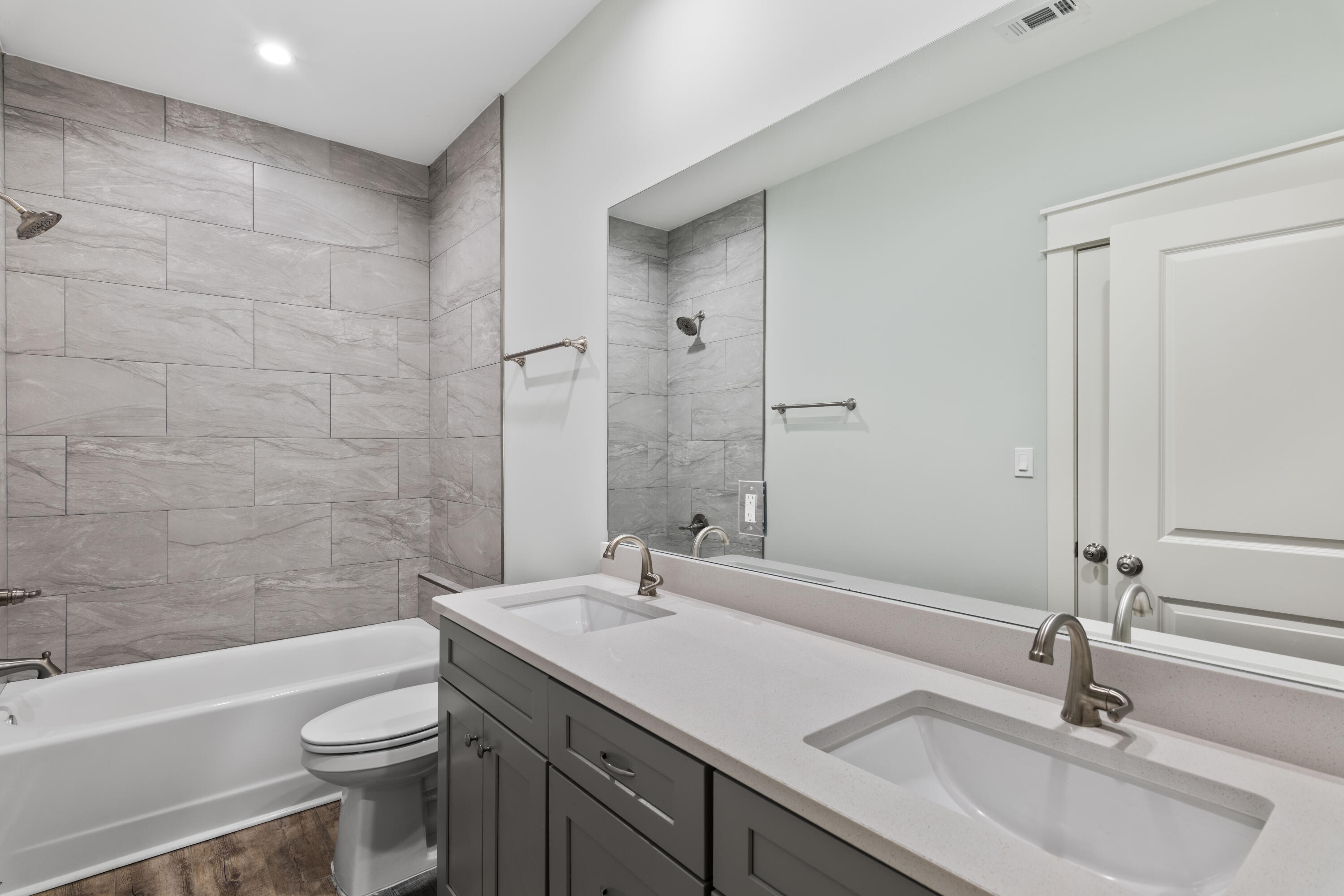 TOWN OF SANTA ROSA - Residential