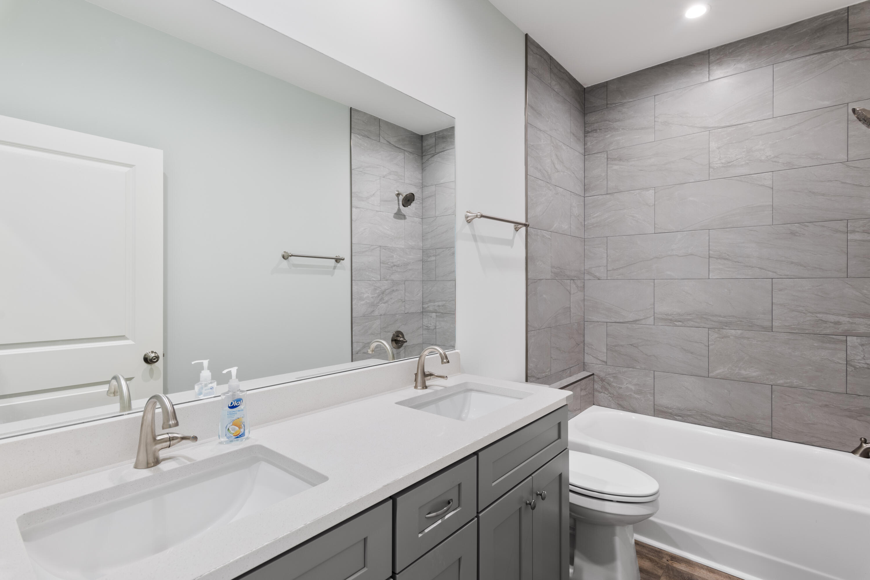 TOWN OF SANTA ROSA - Residential