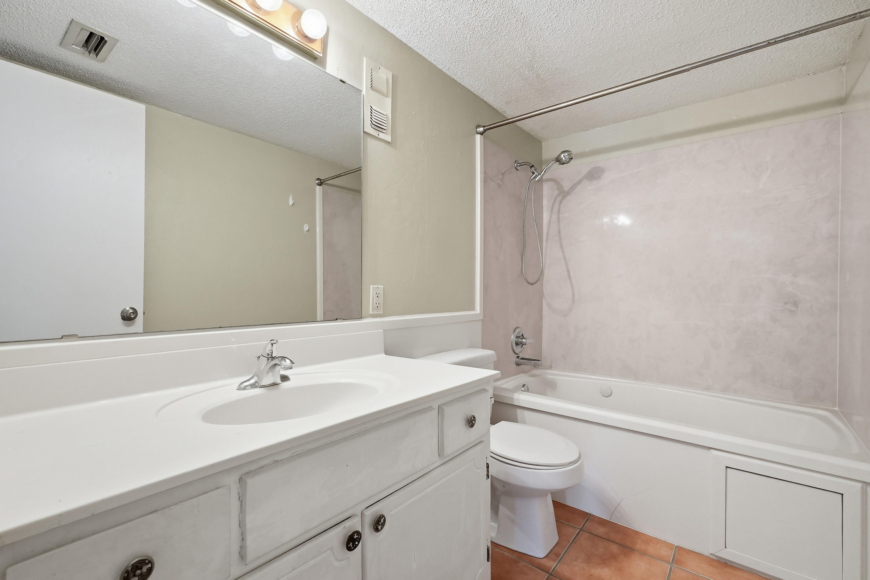 COLLEGE PARK CONDO - Residential Lease