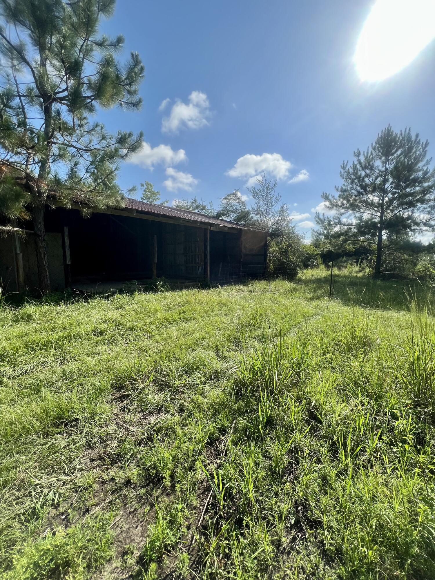 METES & BOUNDS - Land