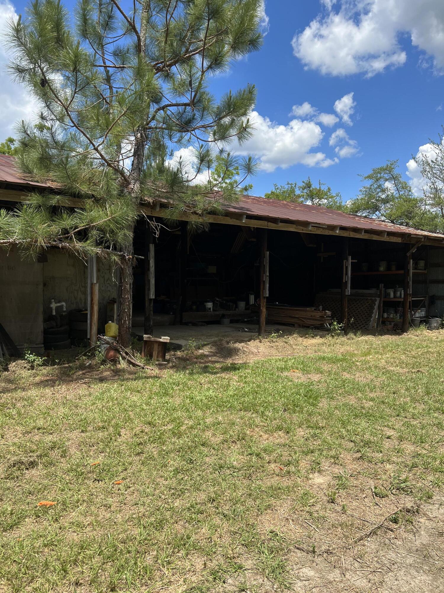 METES & BOUNDS - Land