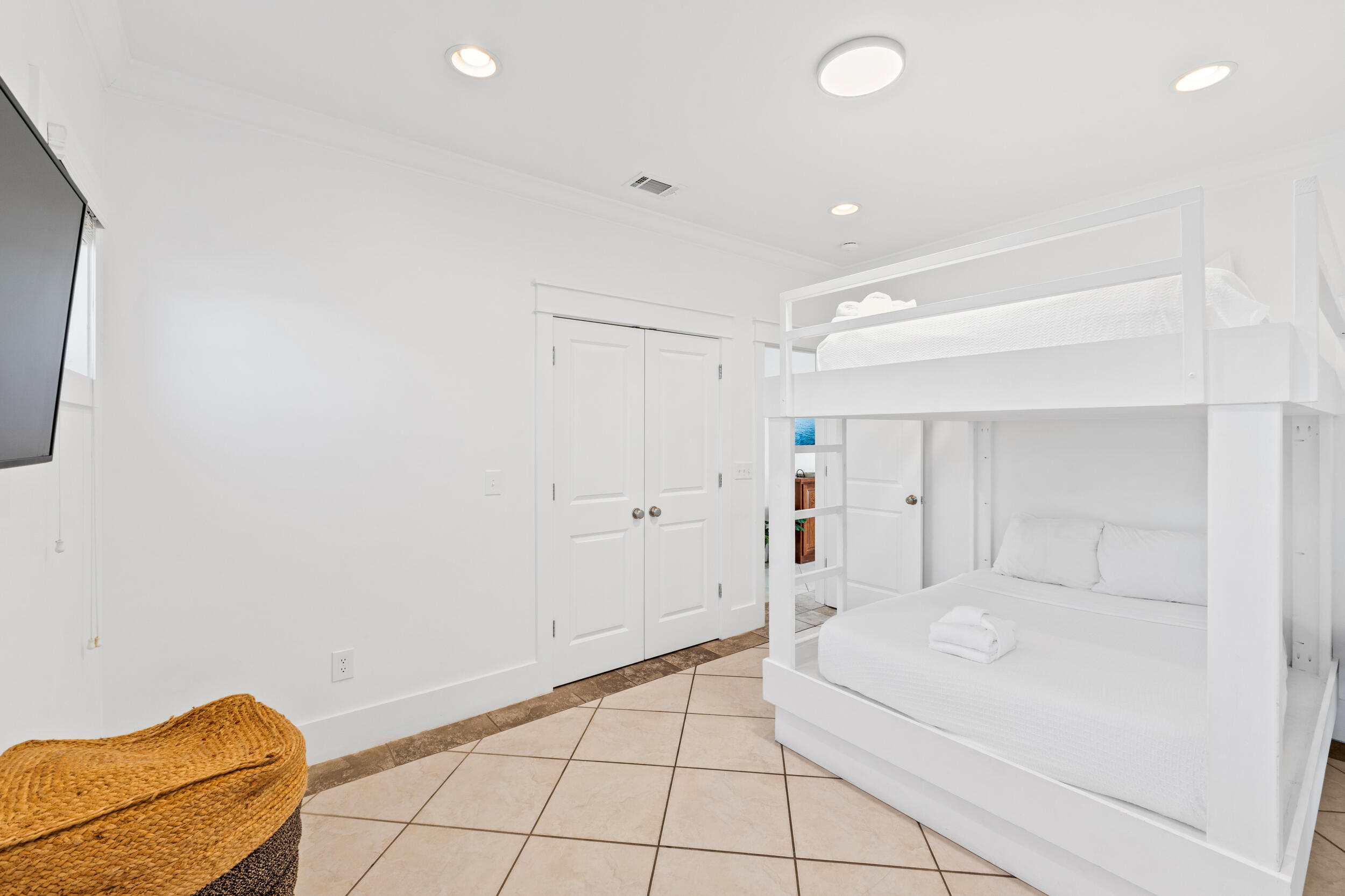 FRANGISTA BEACH 2ND ADDN - Residential