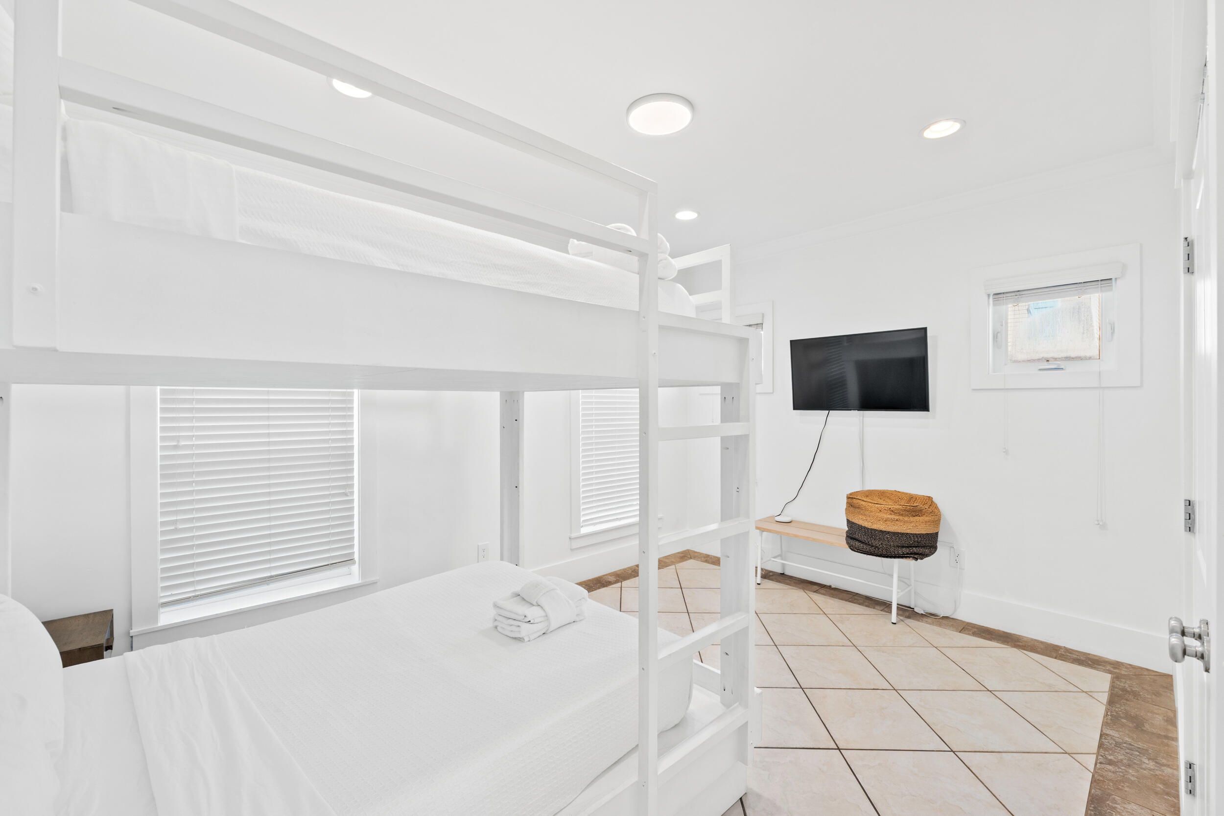 FRANGISTA BEACH 2ND ADDN - Residential