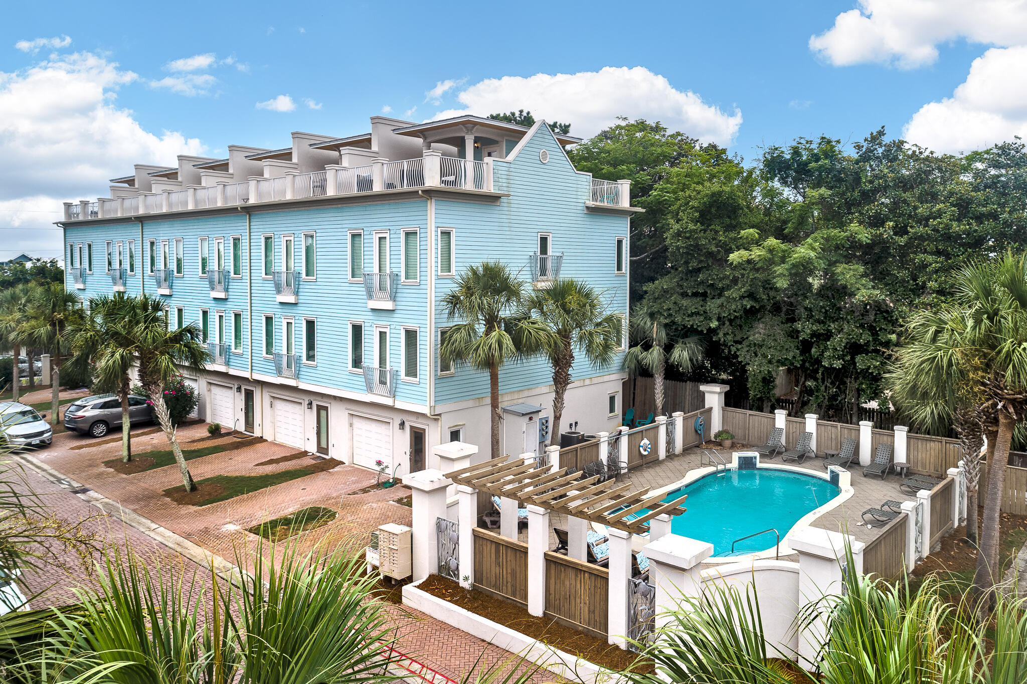 SUMMER PLACE - Residential