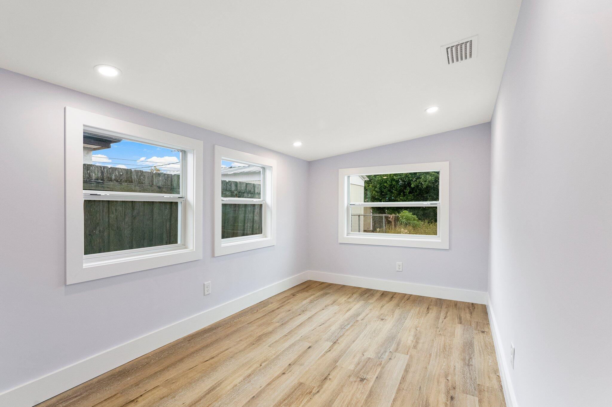 LAGUNA BEACH ESTATES - Residential