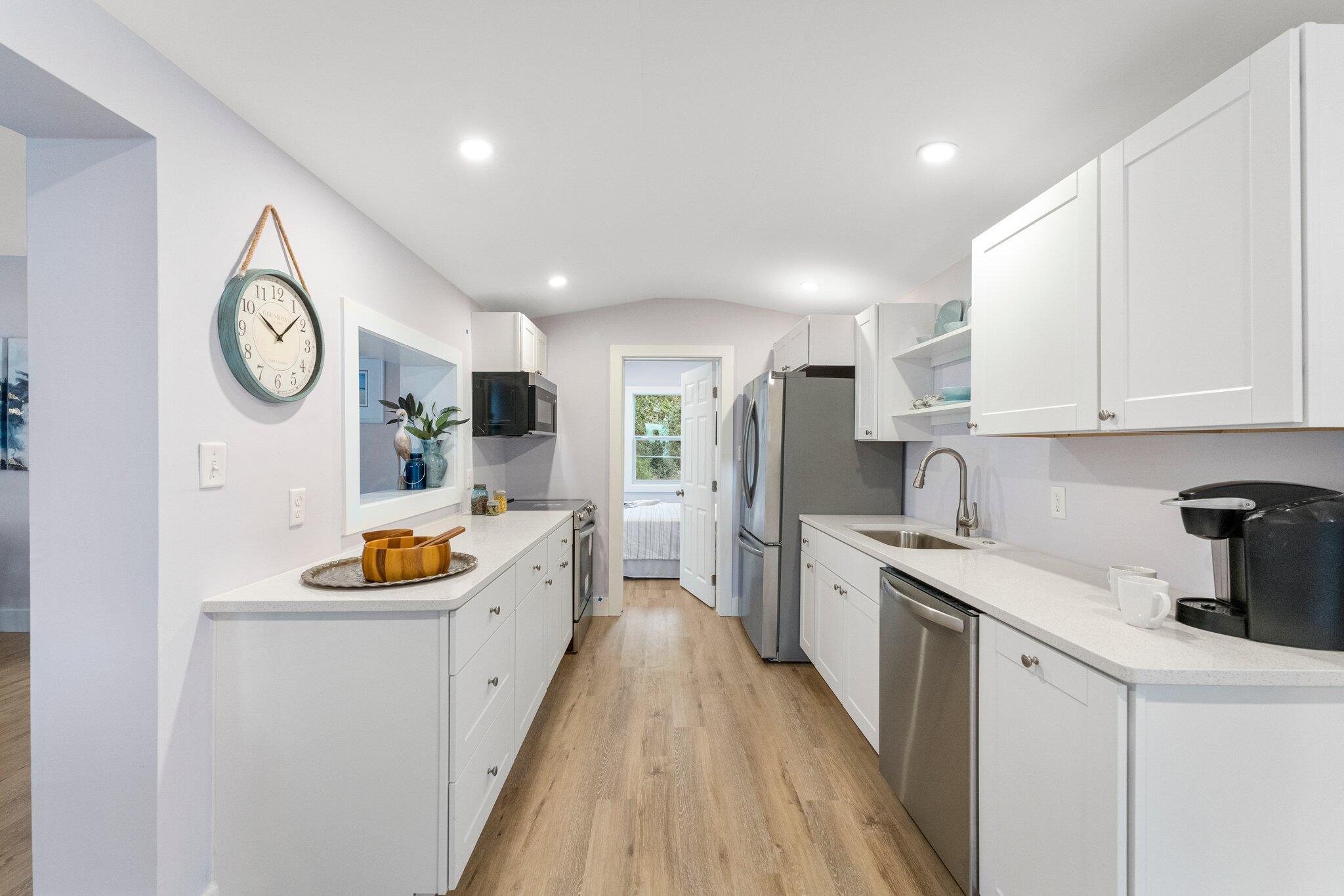 LAGUNA BEACH ESTATES - Residential