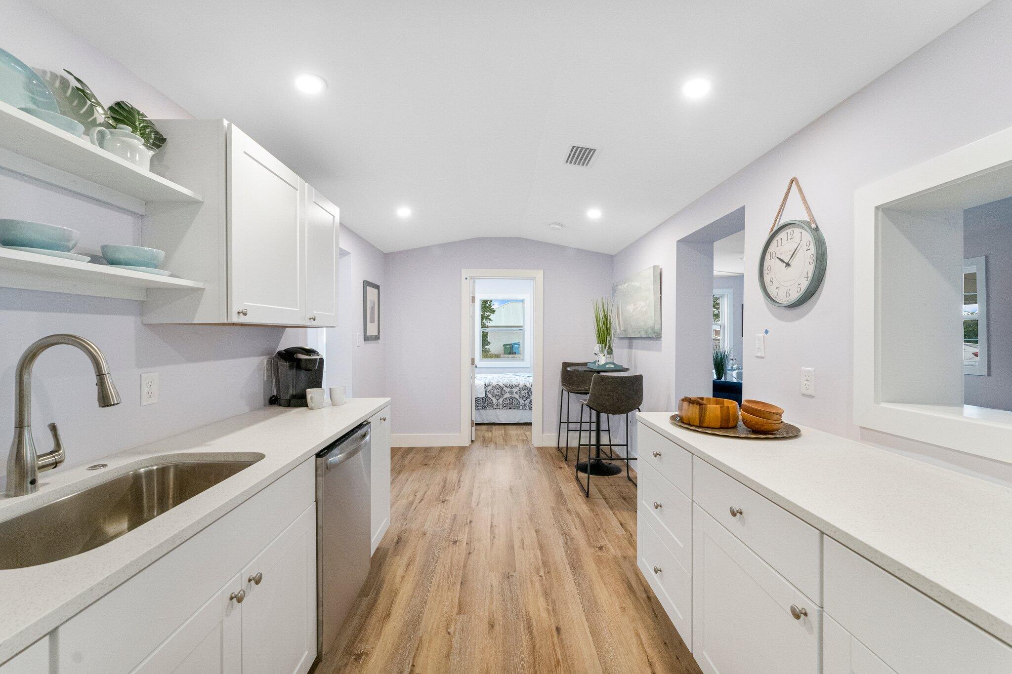 LAGUNA BEACH ESTATES - Residential