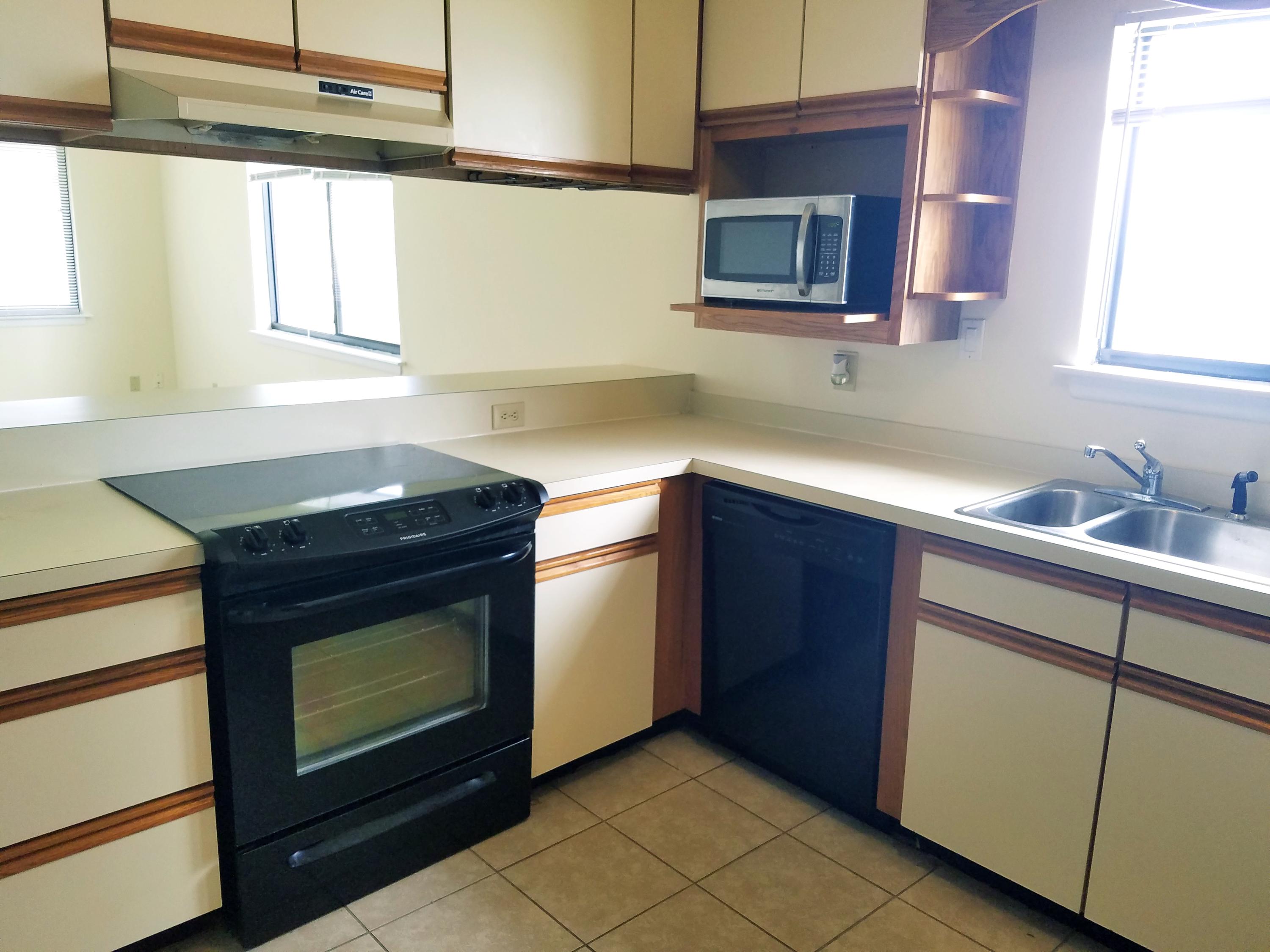 BAYVIEW WATERS CONDO - Residential