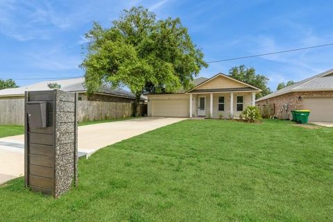 Photo of 26 10Th Avenue, Shalimar, FL 32579 (MLS # 981850)