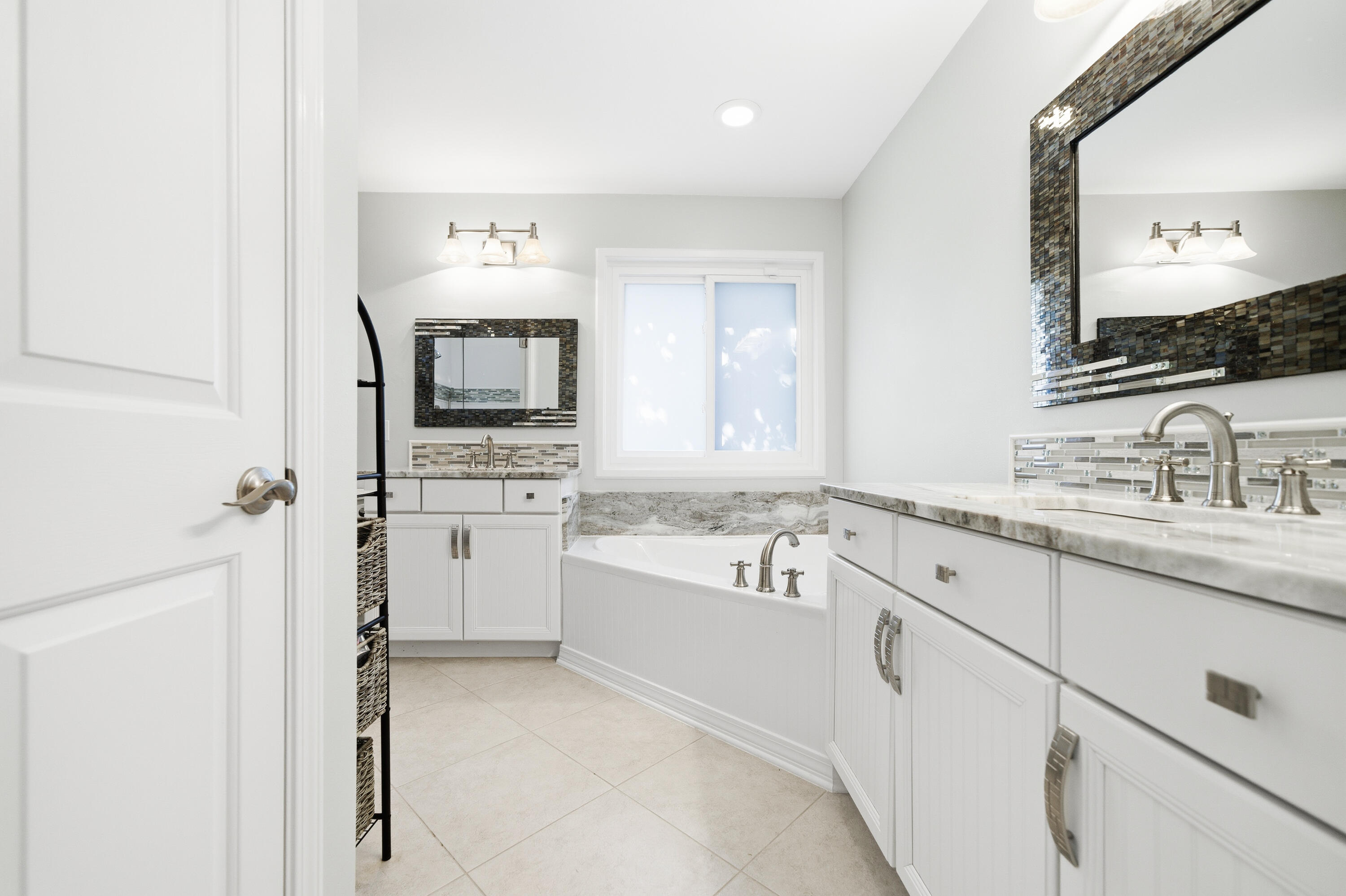 AVALON BEACH ESTATES - Residential