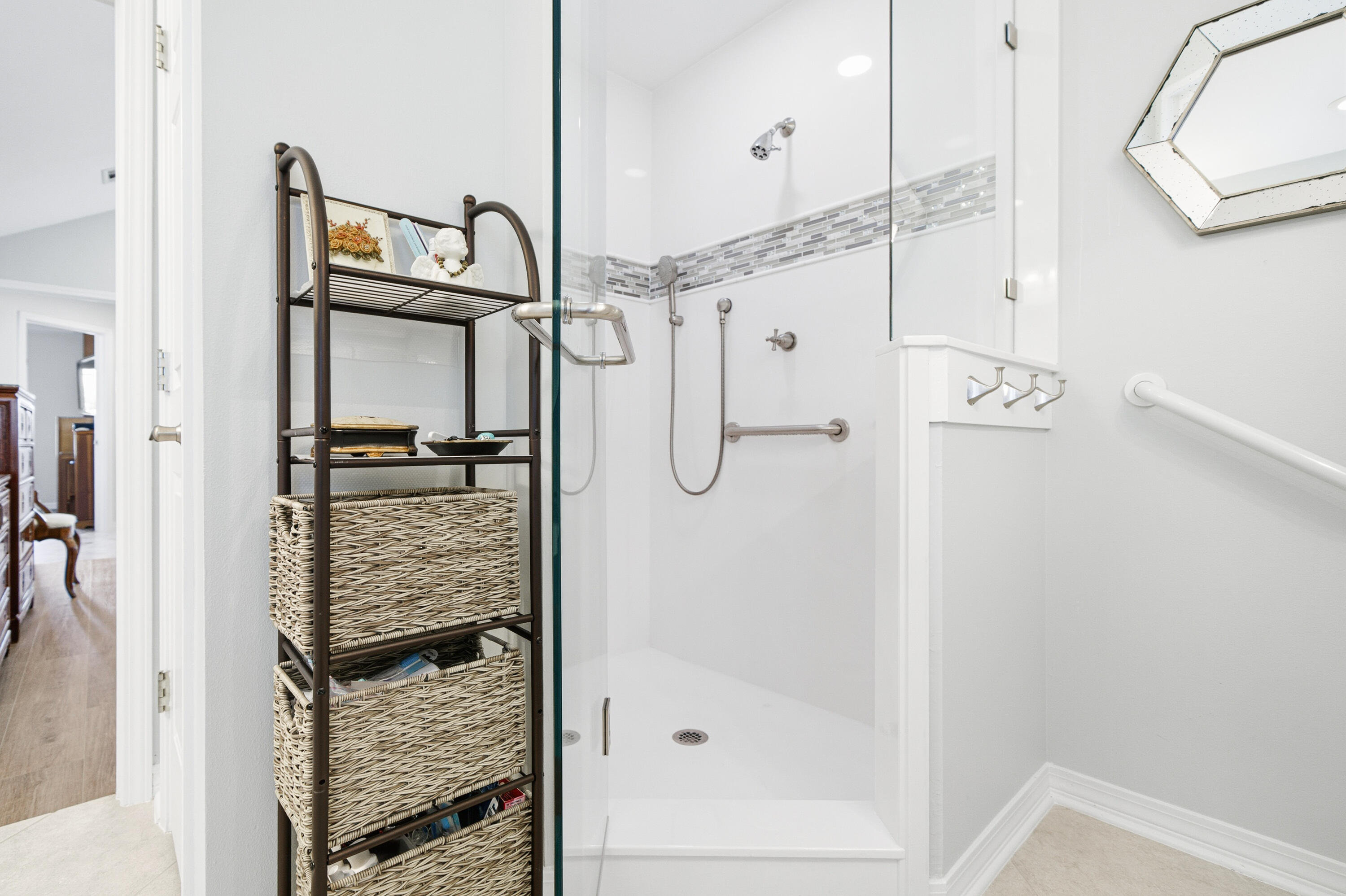 AVALON BEACH ESTATES - Residential