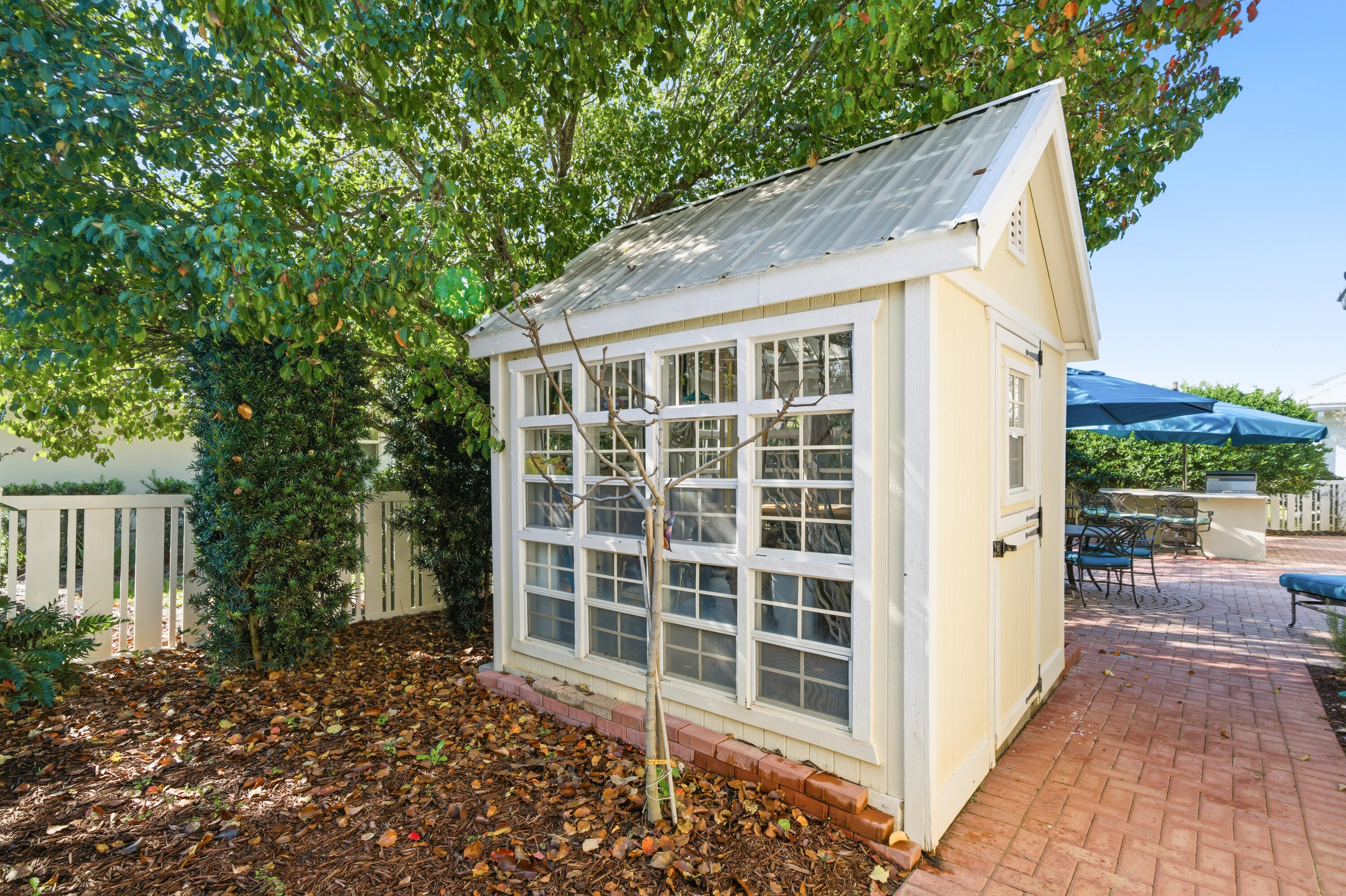 AVALON BEACH ESTATES - Residential